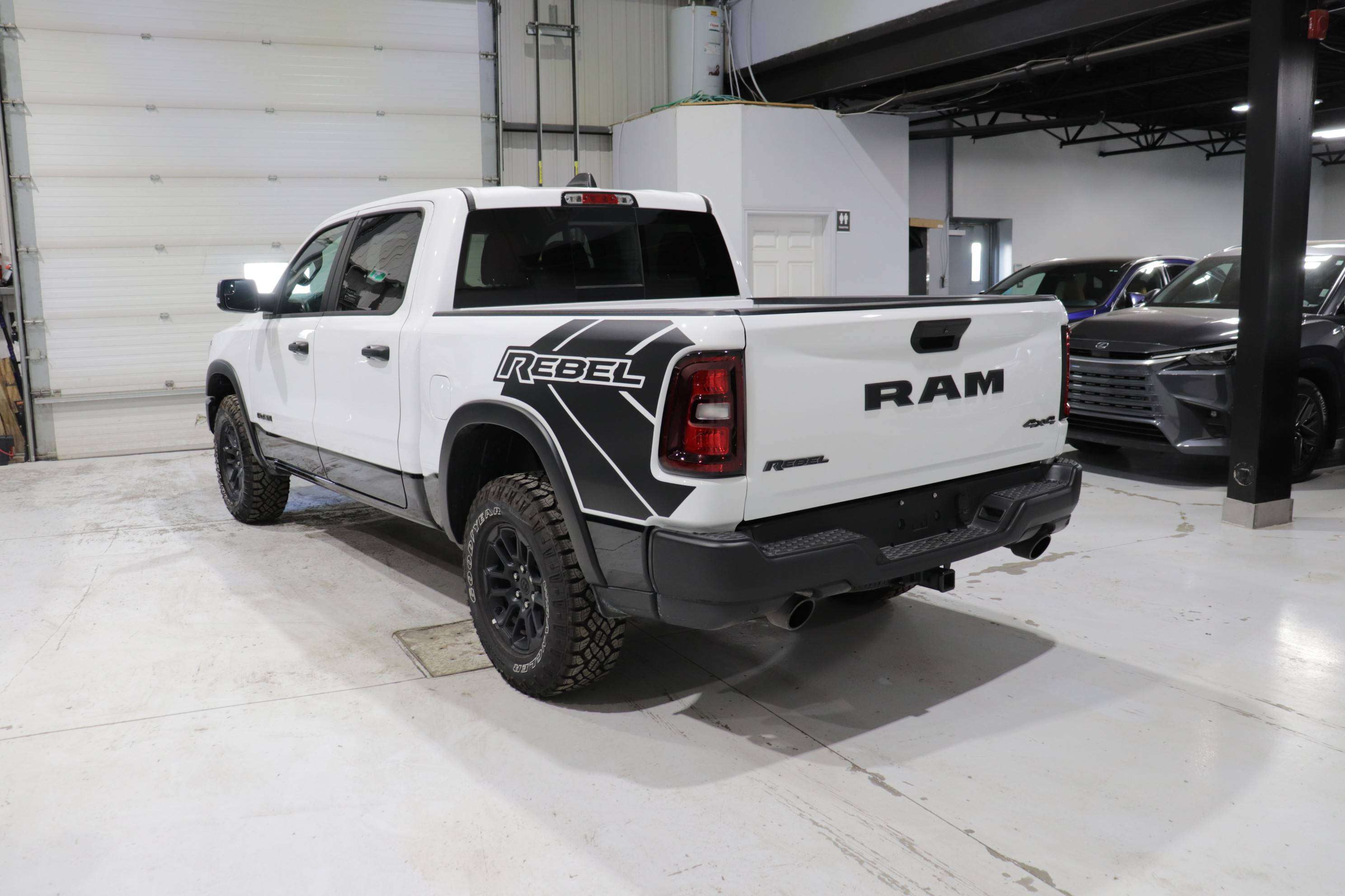 2026 RAM 1500 Rebel 4X4 — снимка 2