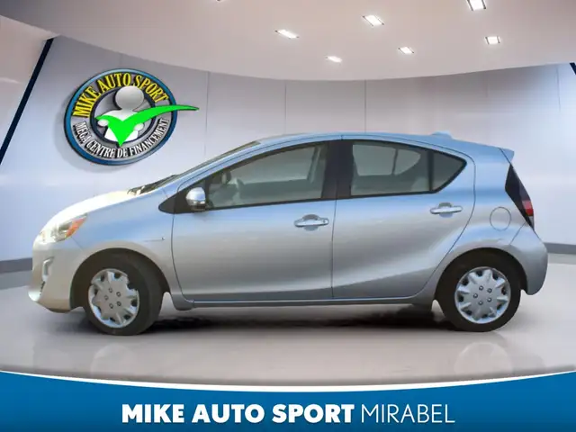 Toyota Prius c 2016 — photo 2