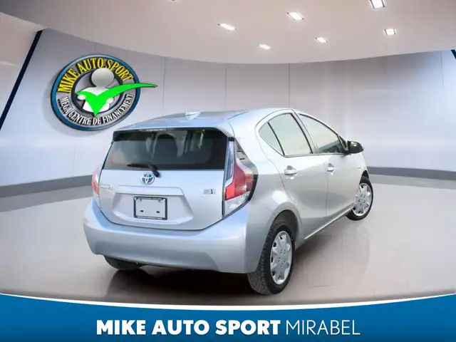 Toyota Prius c 2016 — photo 4