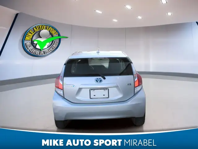 Toyota Prius c 2016 — photo 3