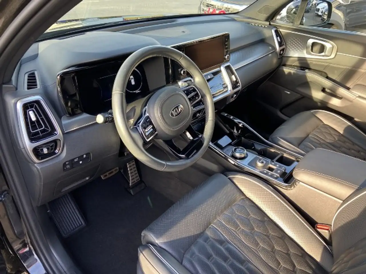 Kia Sorento 1.6 T-GDI PHEV AWD Platinum — photo 3