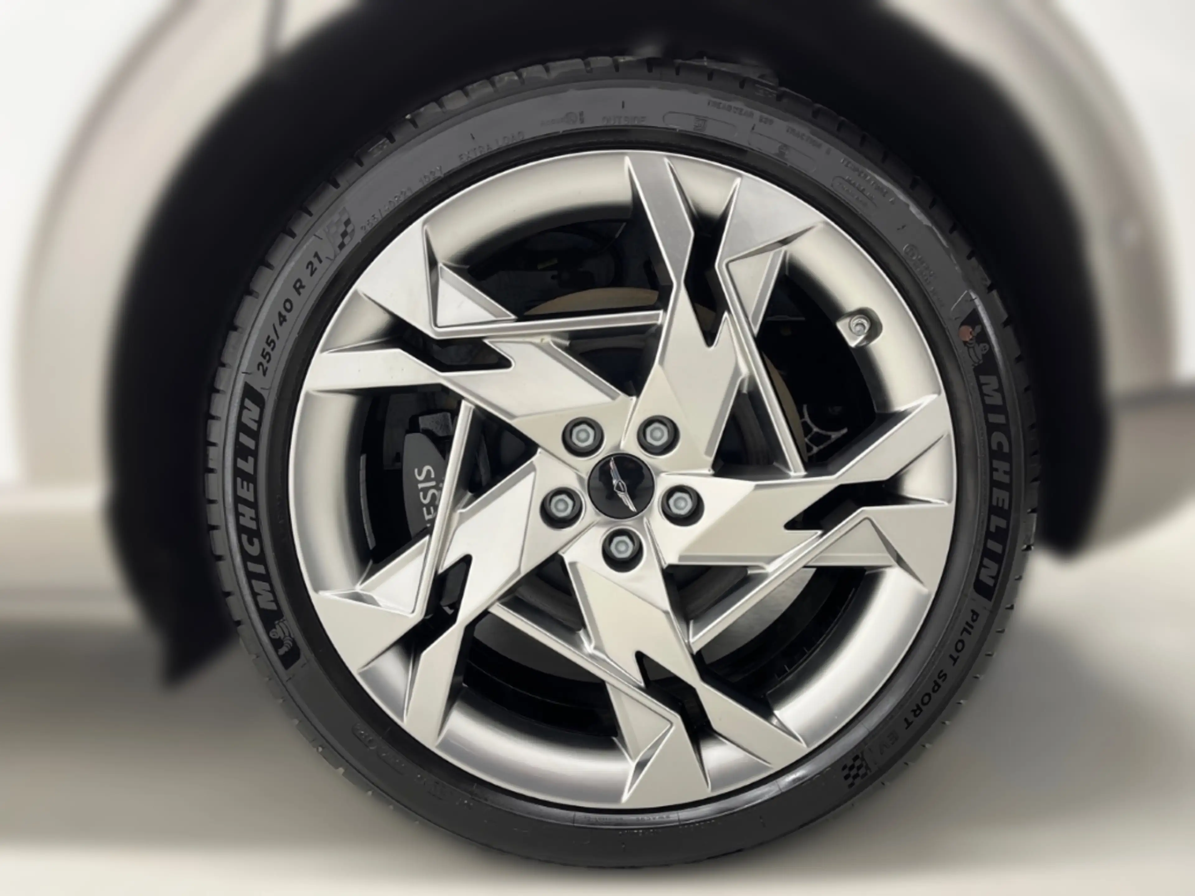Genesis GV60 Sport Plus Elektro 4WD Sportpaket Memory Sitze Sou — photo 9