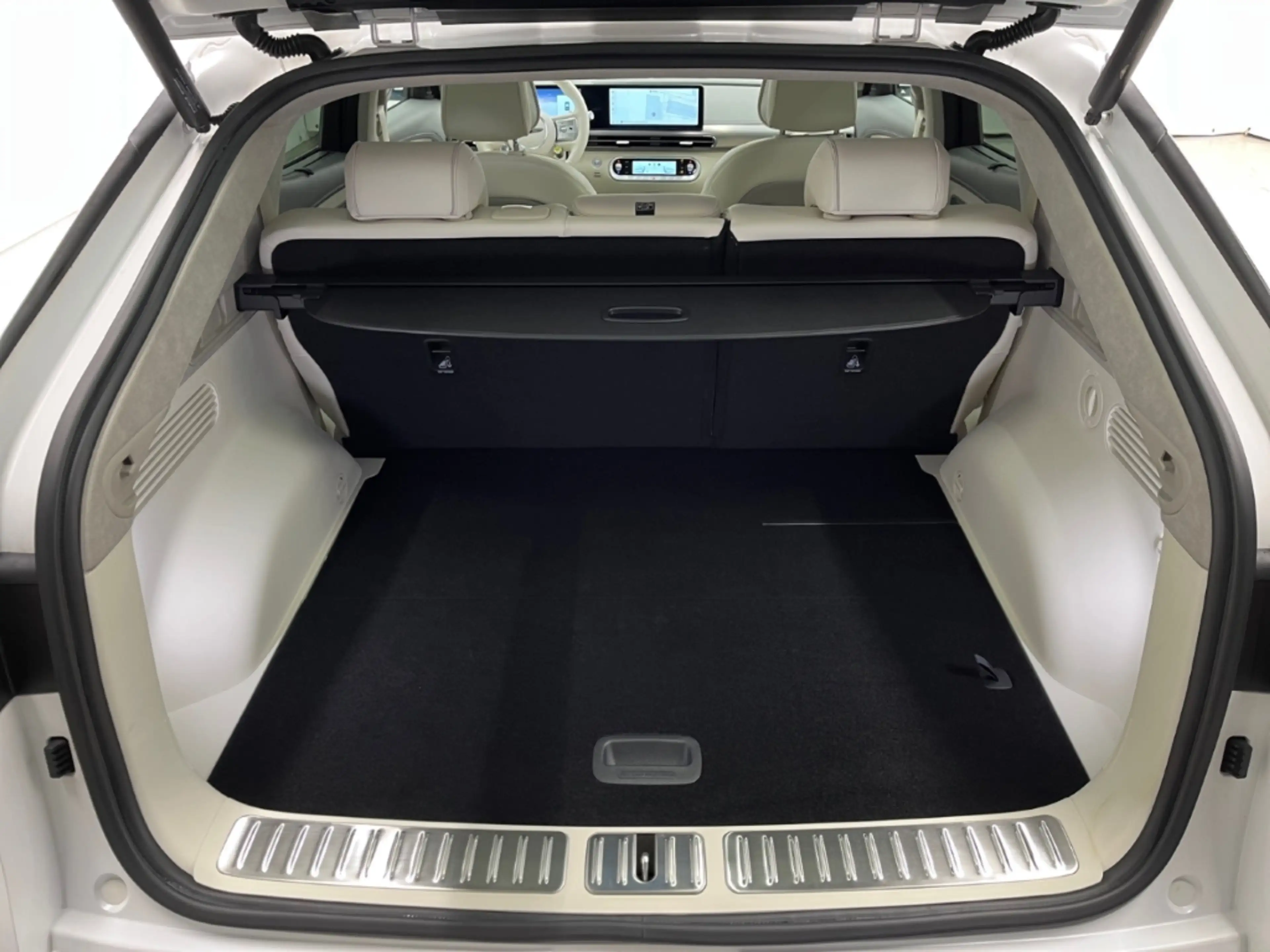 Genesis GV60 Sport Plus Elektro 4WD Sportpaket Memory Sitze Sou — photo 15