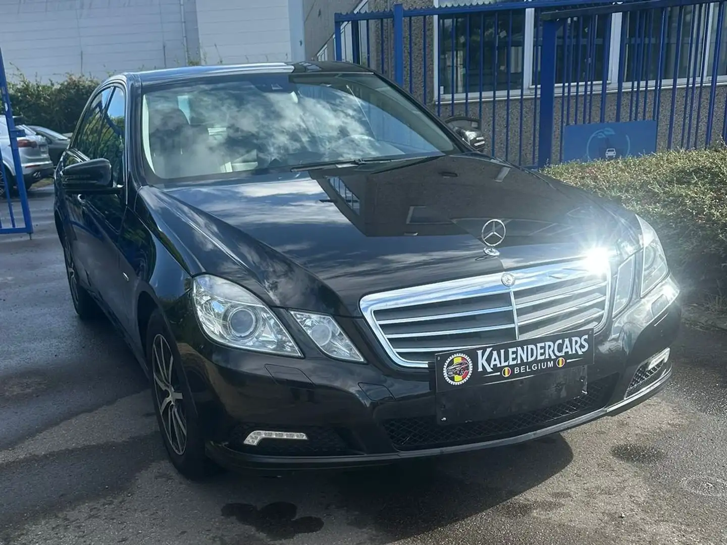 Mercedes-Benz E 220 E 220 CDI BE Schwarz - 2