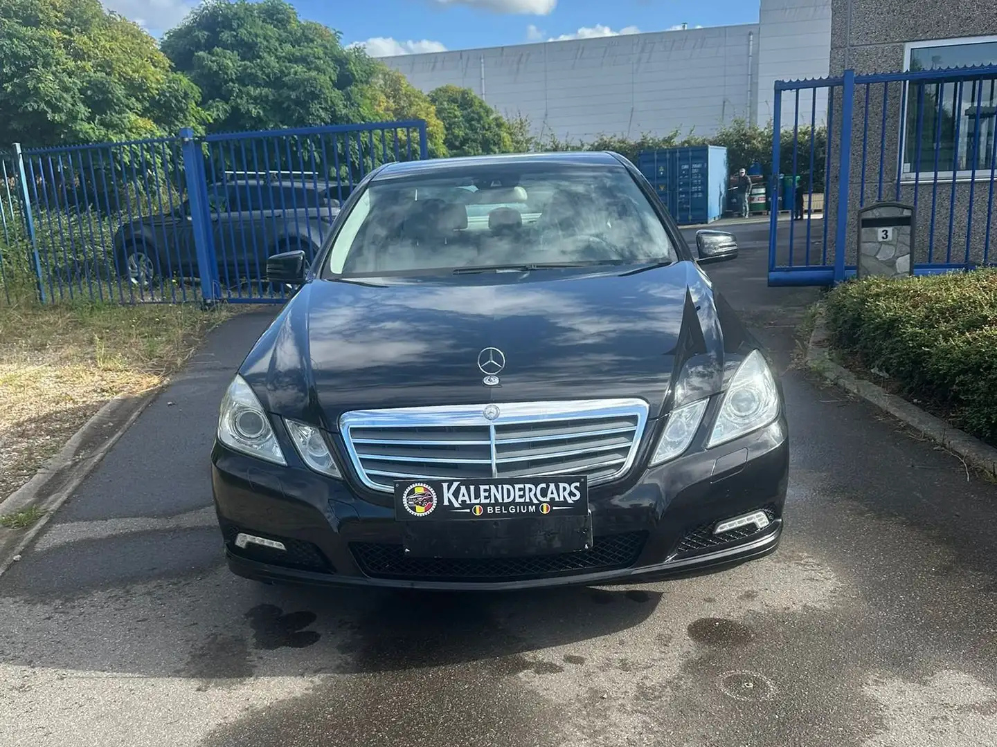Mercedes-Benz E 220 E 220 CDI BE Schwarz - 1