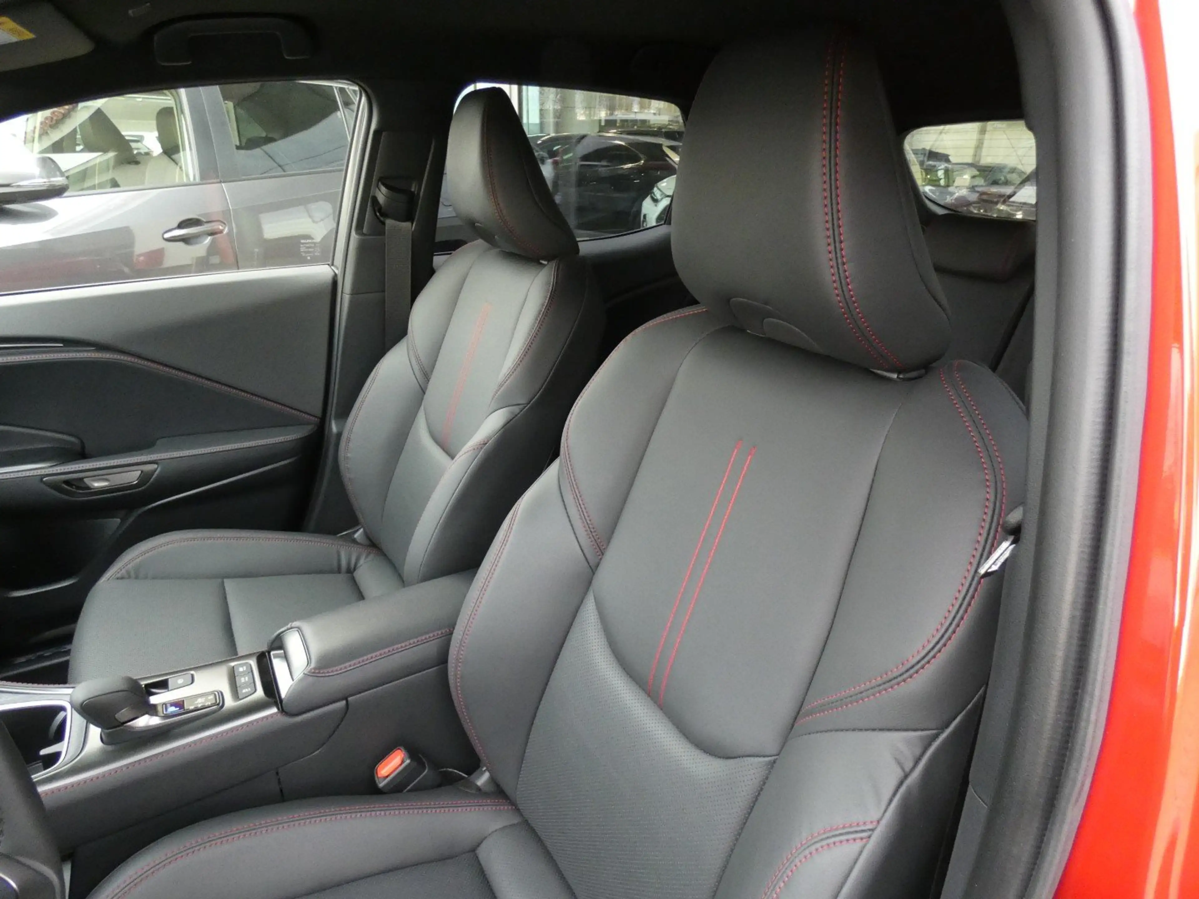 Lexus LBX Hybrid Emotion *LEDER* +Stuurwiel&Zetelverwarming — photo 7
