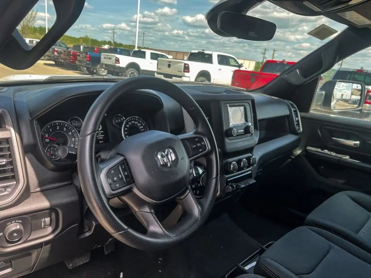 RAM 1500 снимка RAM 1500