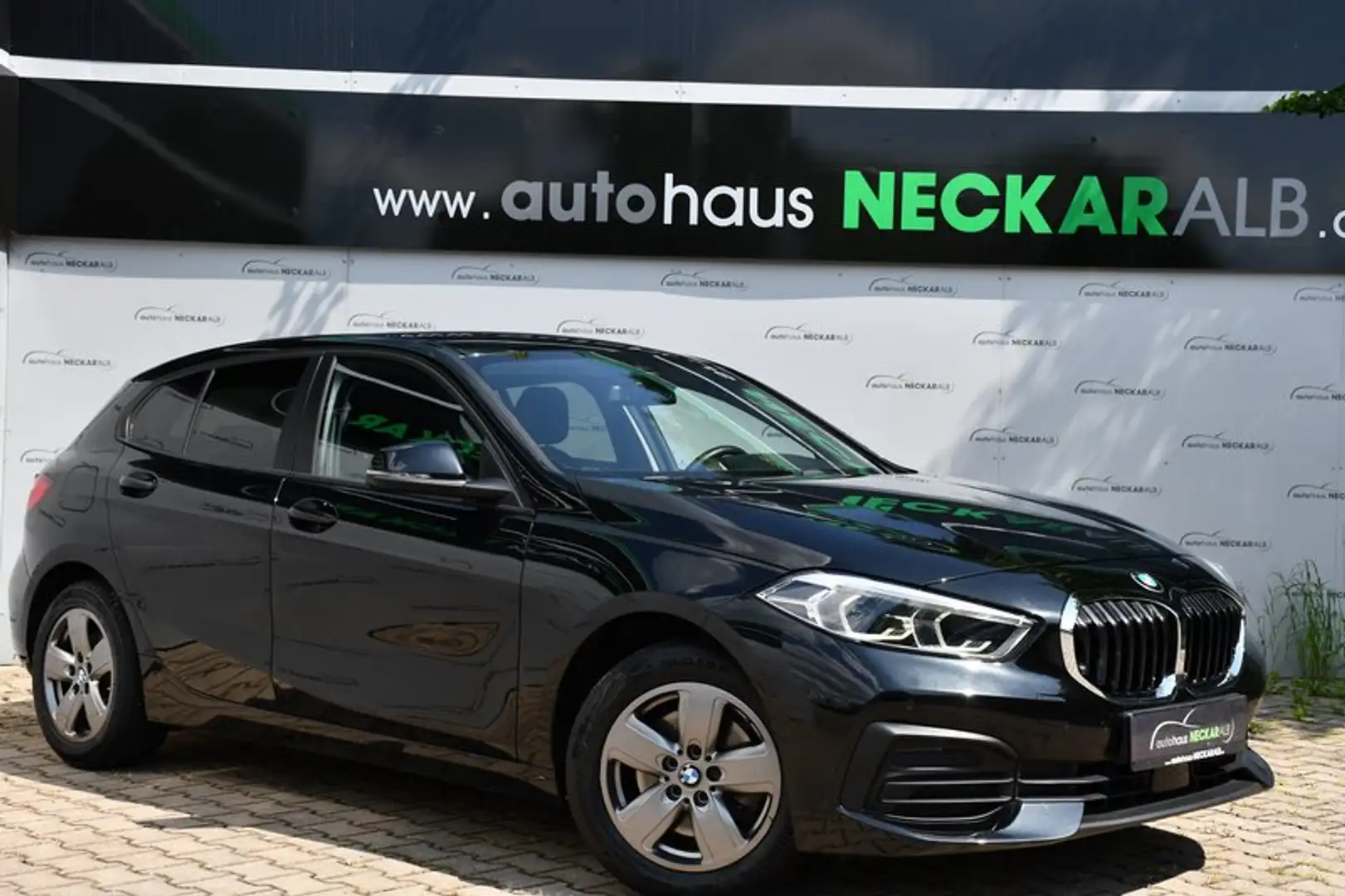 BMW 118 i Advantage *Kamera*Navi*CarPlay* Schwarz - 1