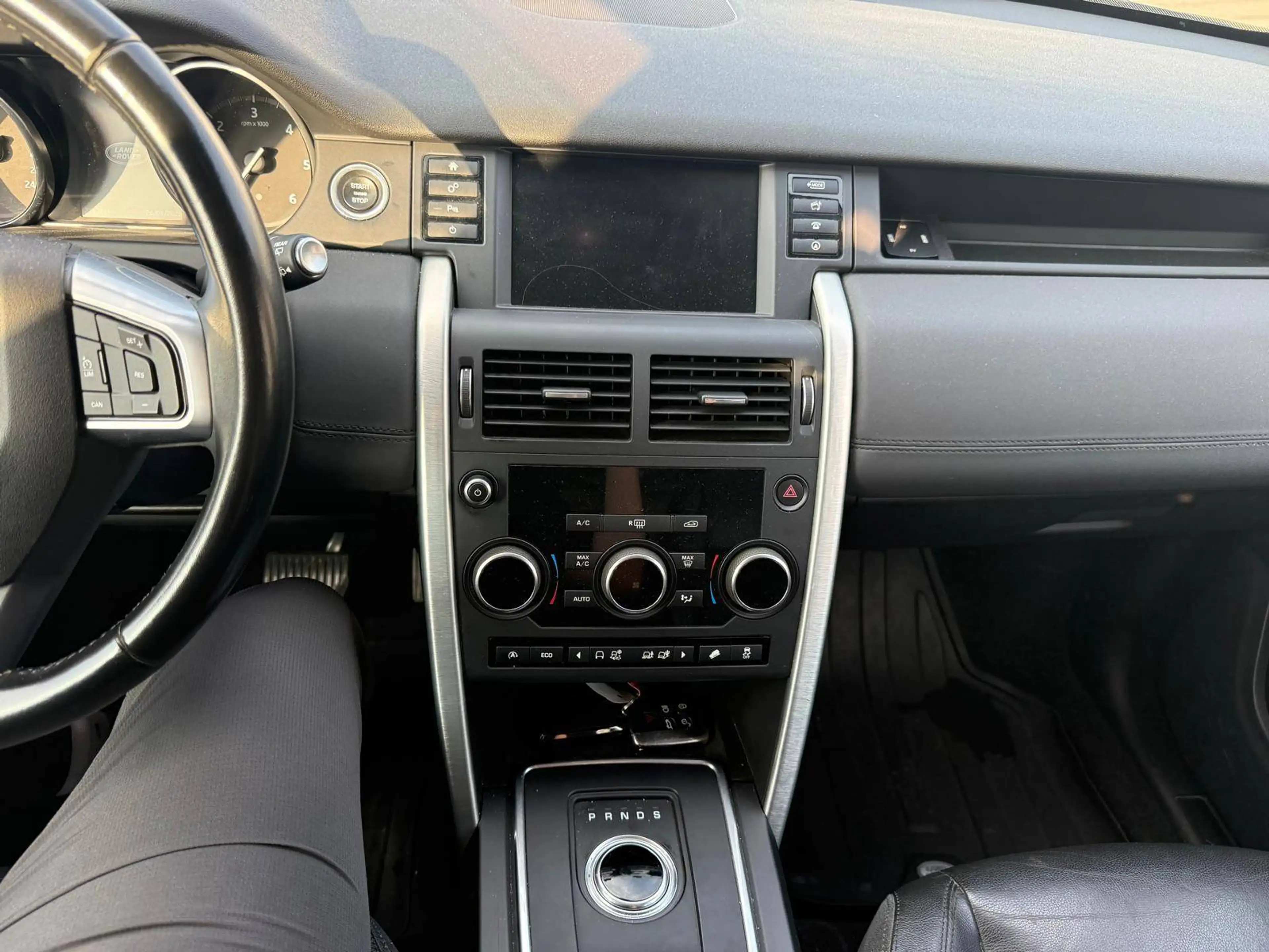 Land Rover Discovery Sport Discovery Sport 2.0 TD4 Stellar SE Dynamic — photo 14