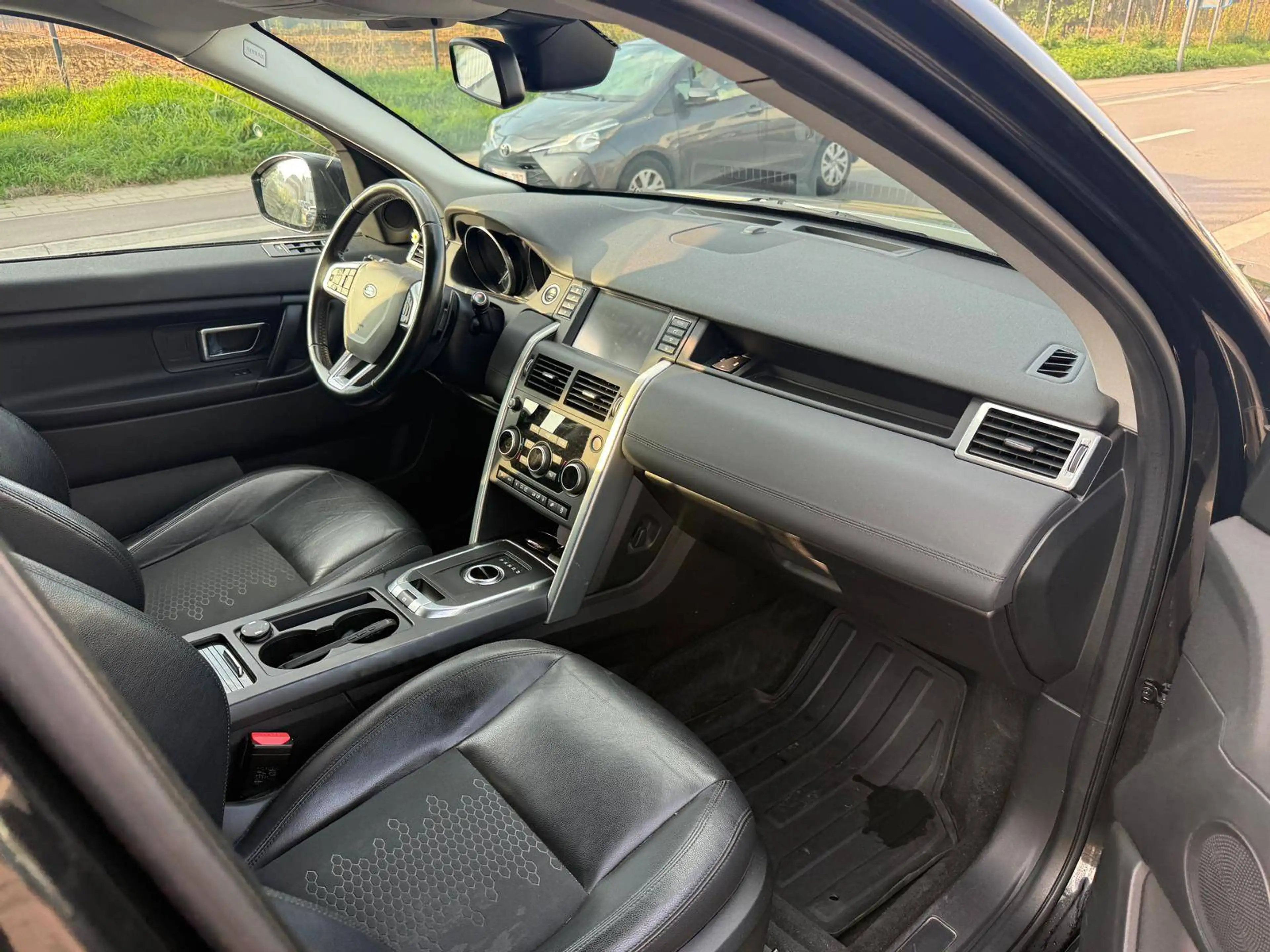 Land Rover Discovery Sport Discovery Sport 2.0 TD4 Stellar SE Dynamic — photo 12
