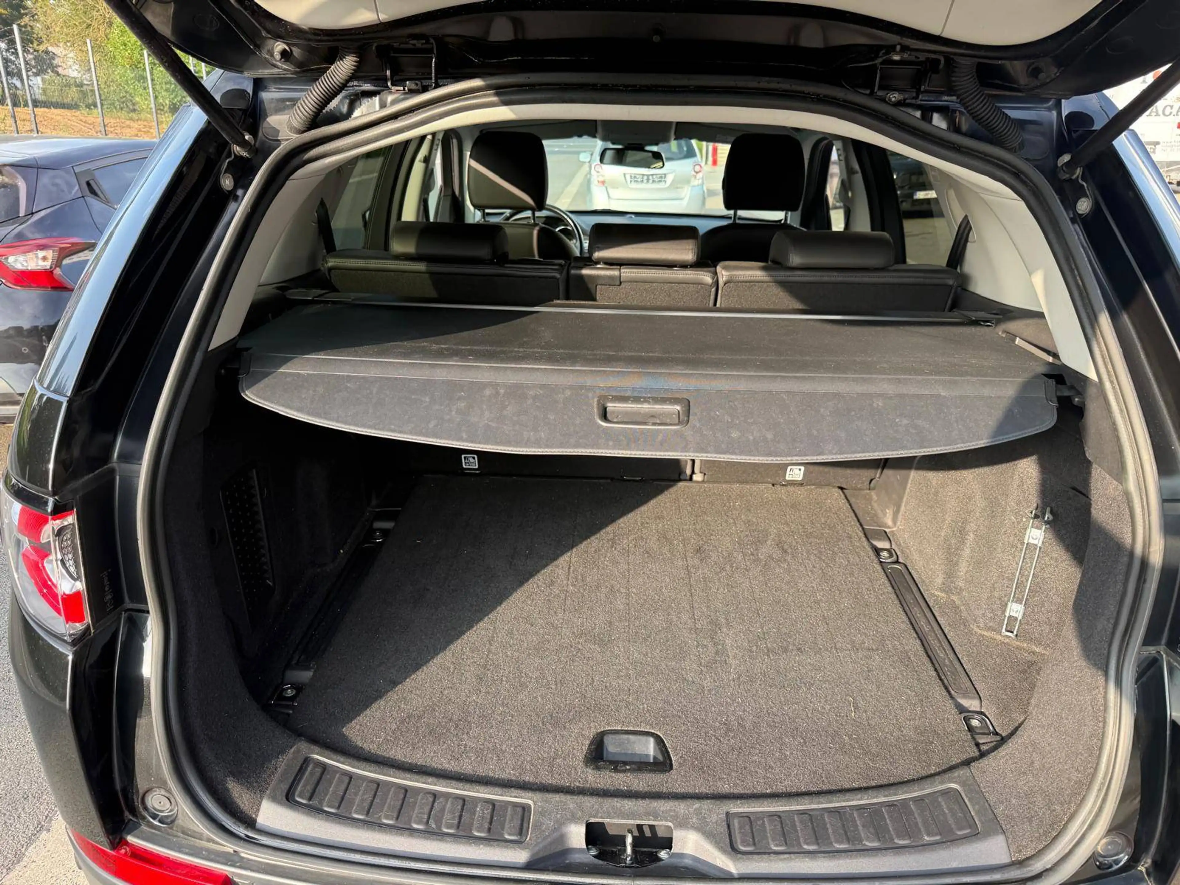 Land Rover Discovery Sport Discovery Sport 2.0 TD4 Stellar SE Dynamic — photo 9