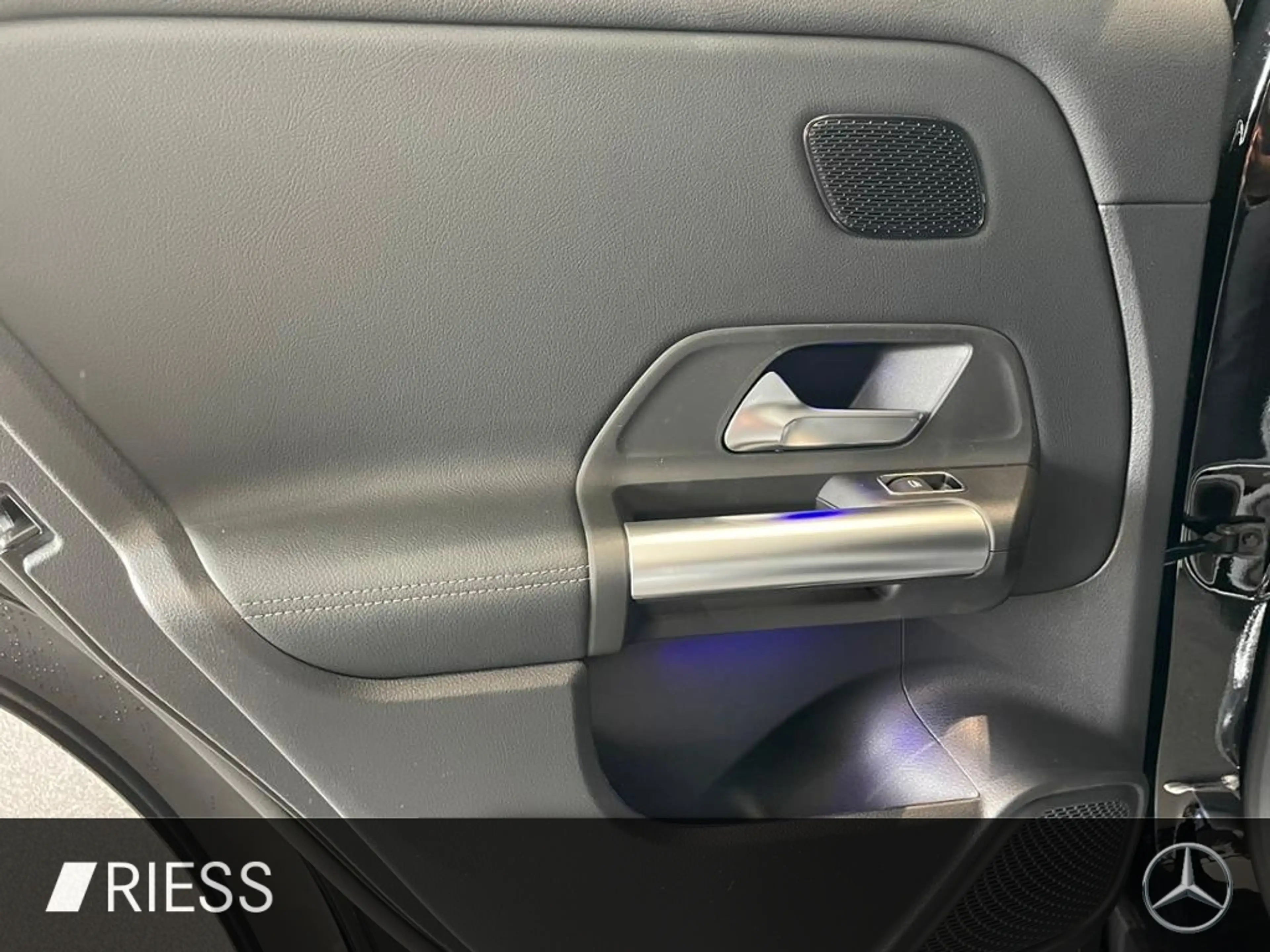 Mercedes-Benz GLA 200 d 4M AMG+AHK+DISTRONIC+MULTIBEAM+KEYLESS — photo 6