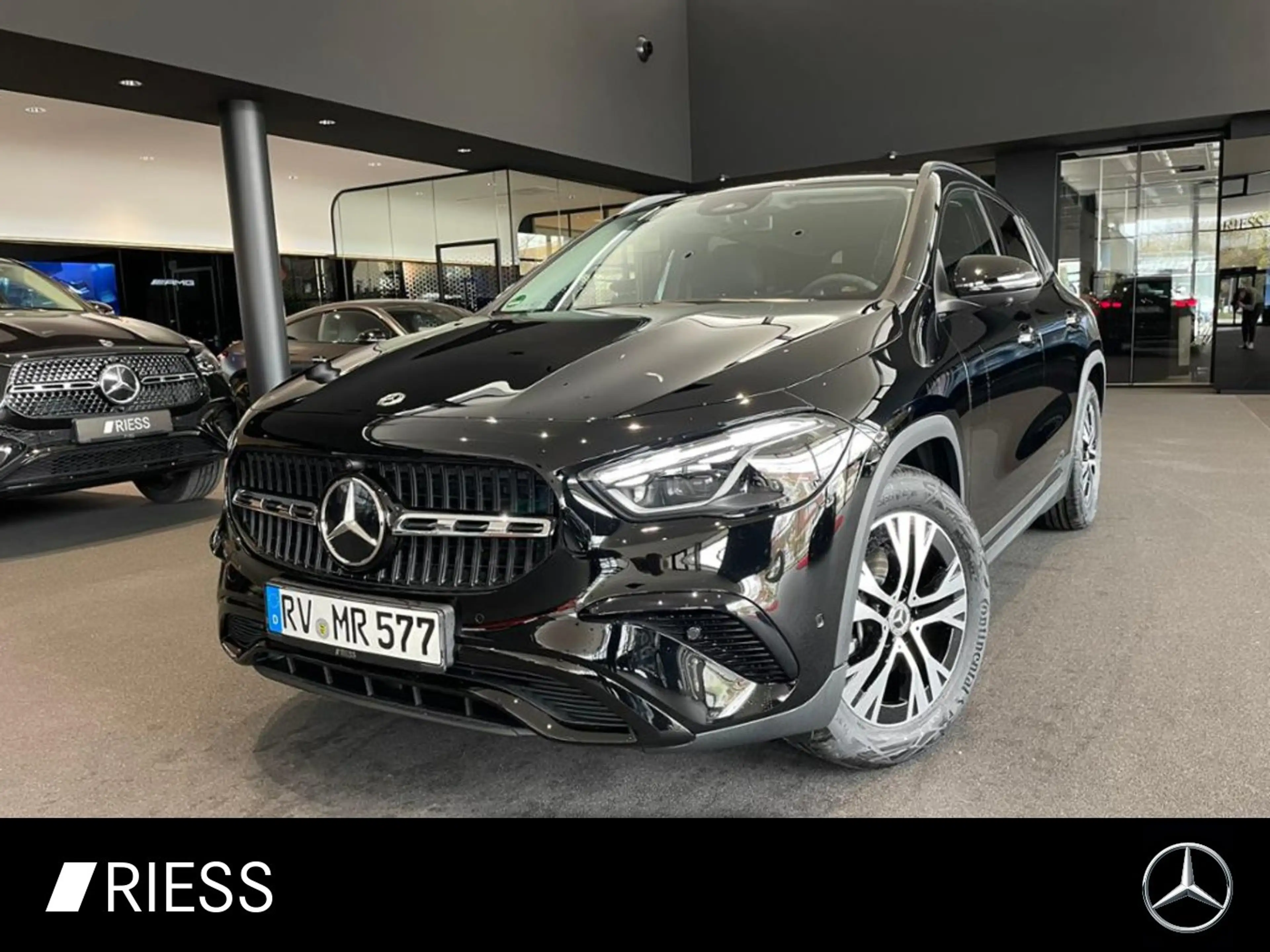 Mercedes-Benz GLA 200 d 4M AMG+AHK+DISTRONIC+MULTIBEAM+KEYLESS