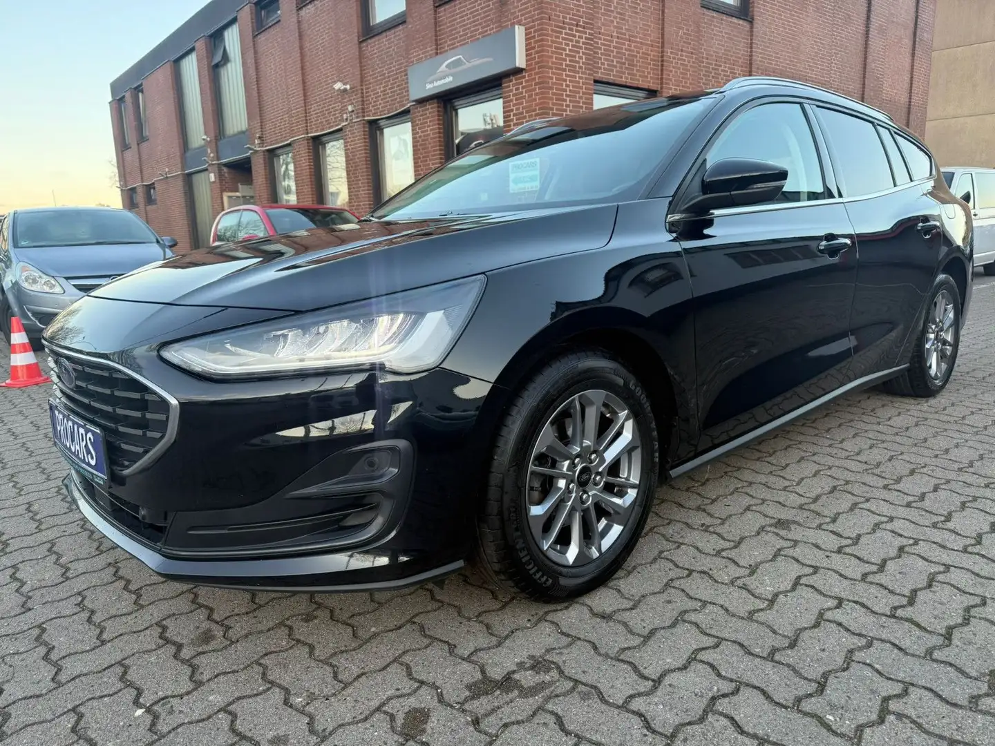 Ford Focus T 1.0 *Titanium Design*LED*Sync4*R-CAM Noir - 1