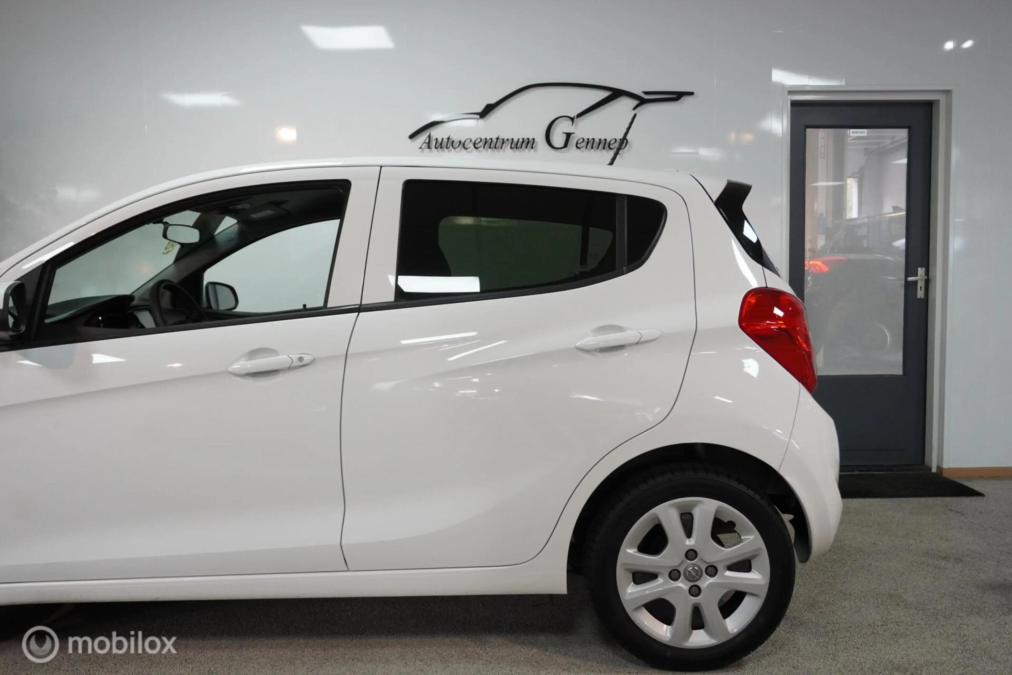 Opel Karl 1.0 ecoFLEX Enjoy — photo 12