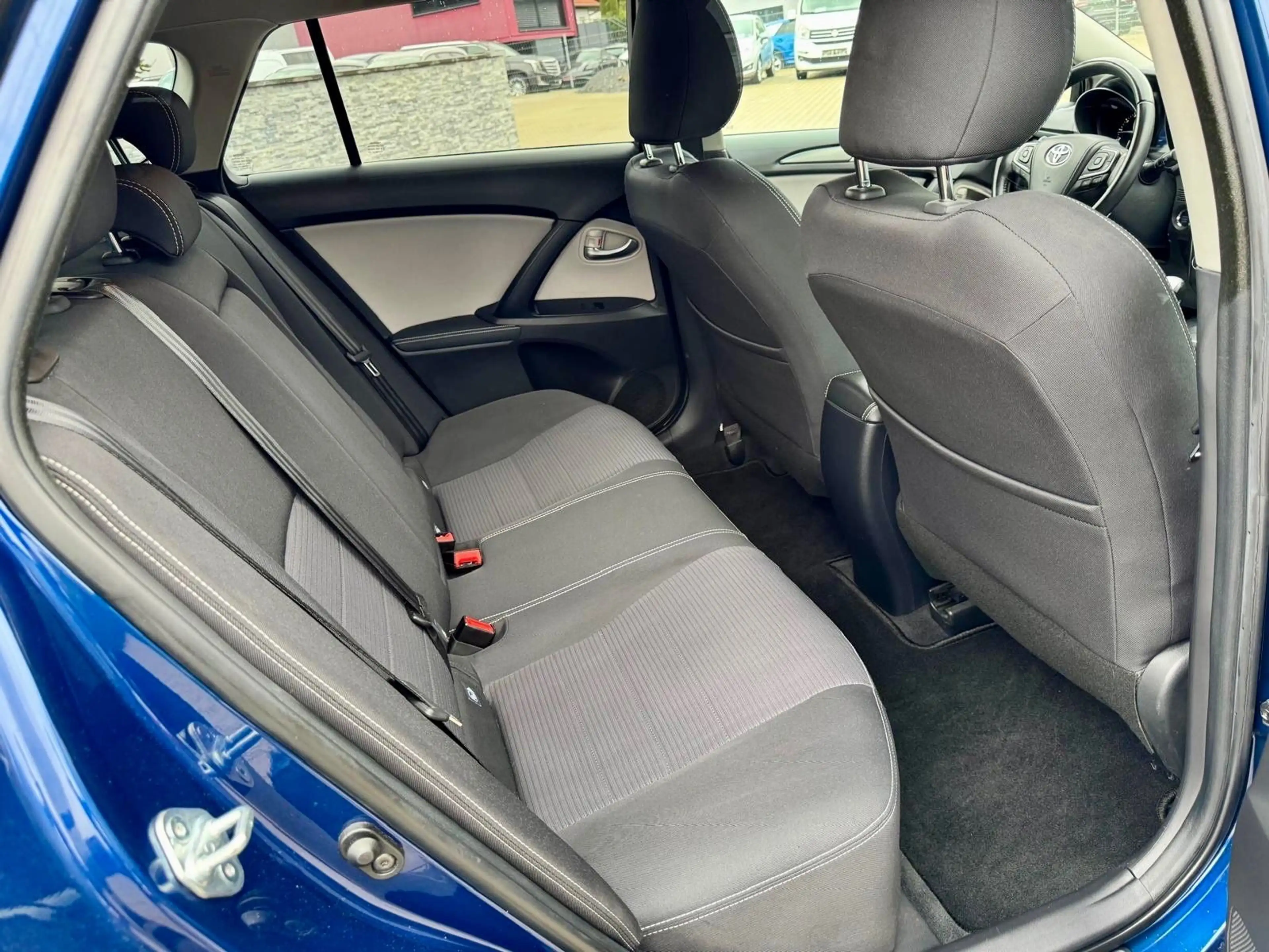 Toyota Avensis Touring Sports Edition-S°Kamera°Navi° — photo 13