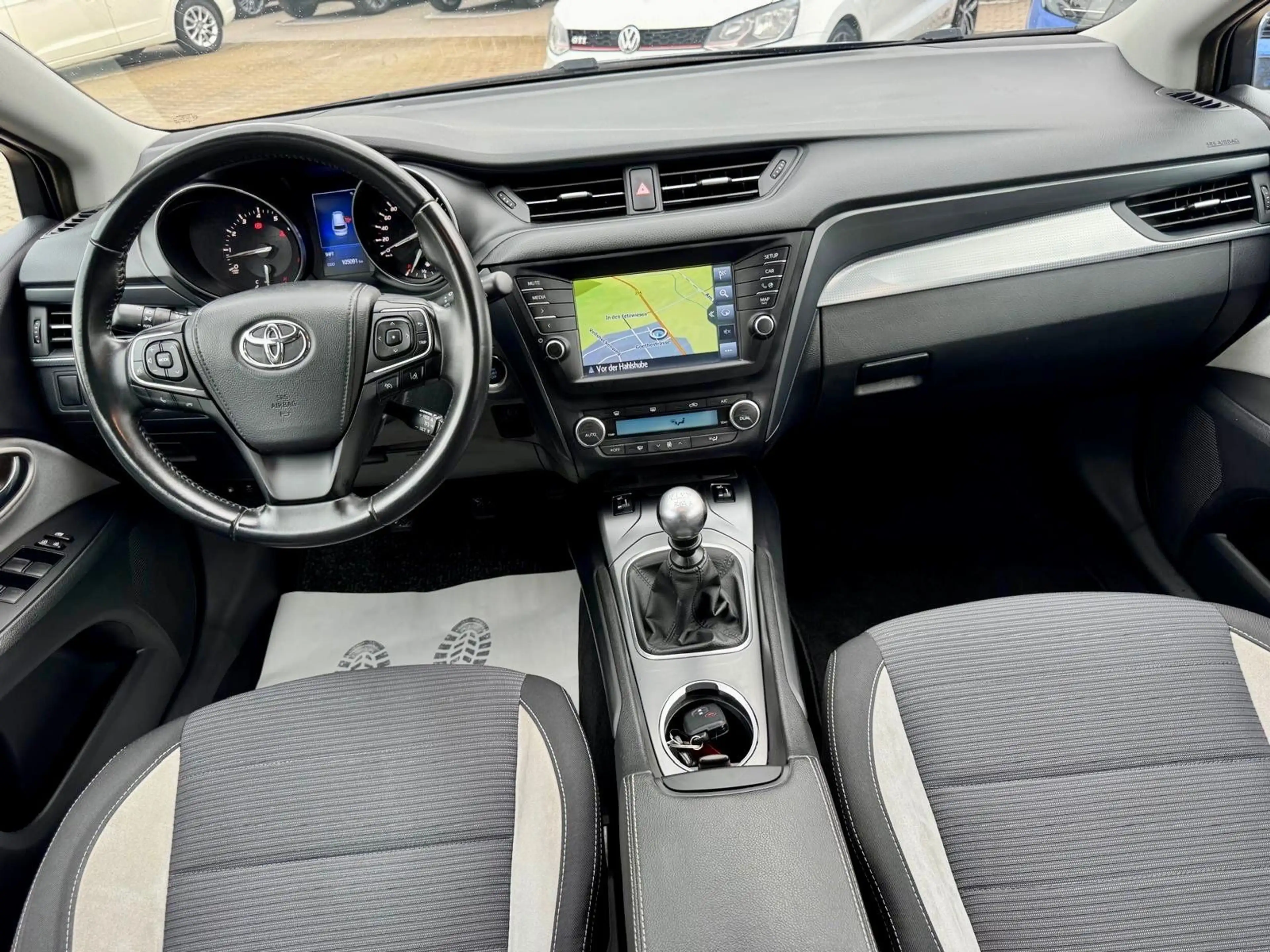 Toyota Avensis Touring Sports Edition-S°Kamera°Navi° — photo 10