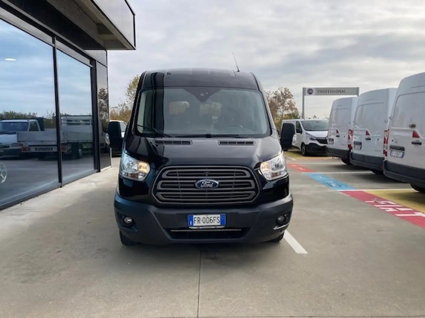 Ford Transit 310 2.0 tdci 130cv combi M1 trend L3H2 E6 Negro - 2