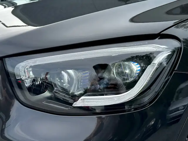 Mercedes-Benz GLC 200 view 4