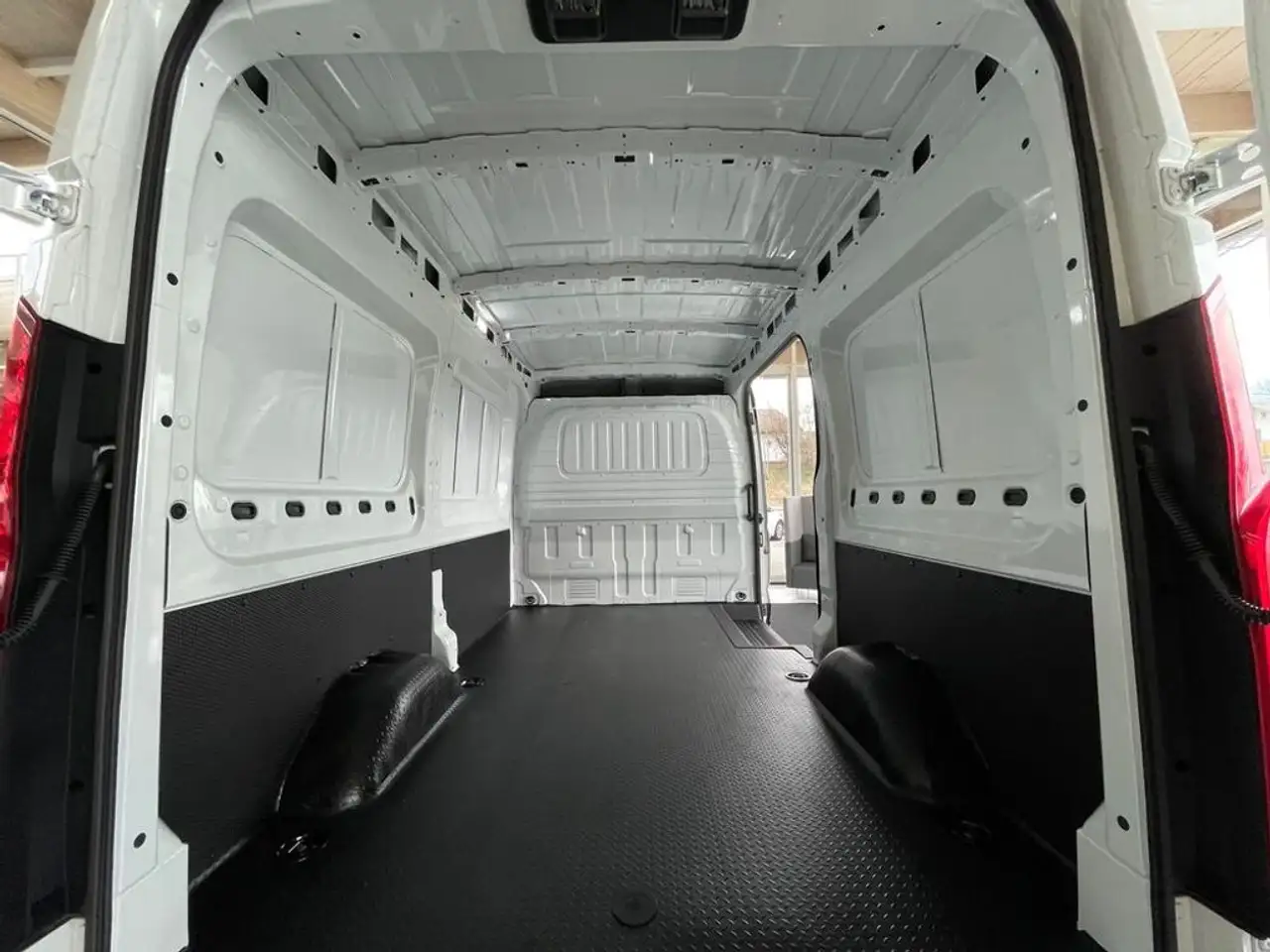 Maxus eDeliver 9 2022