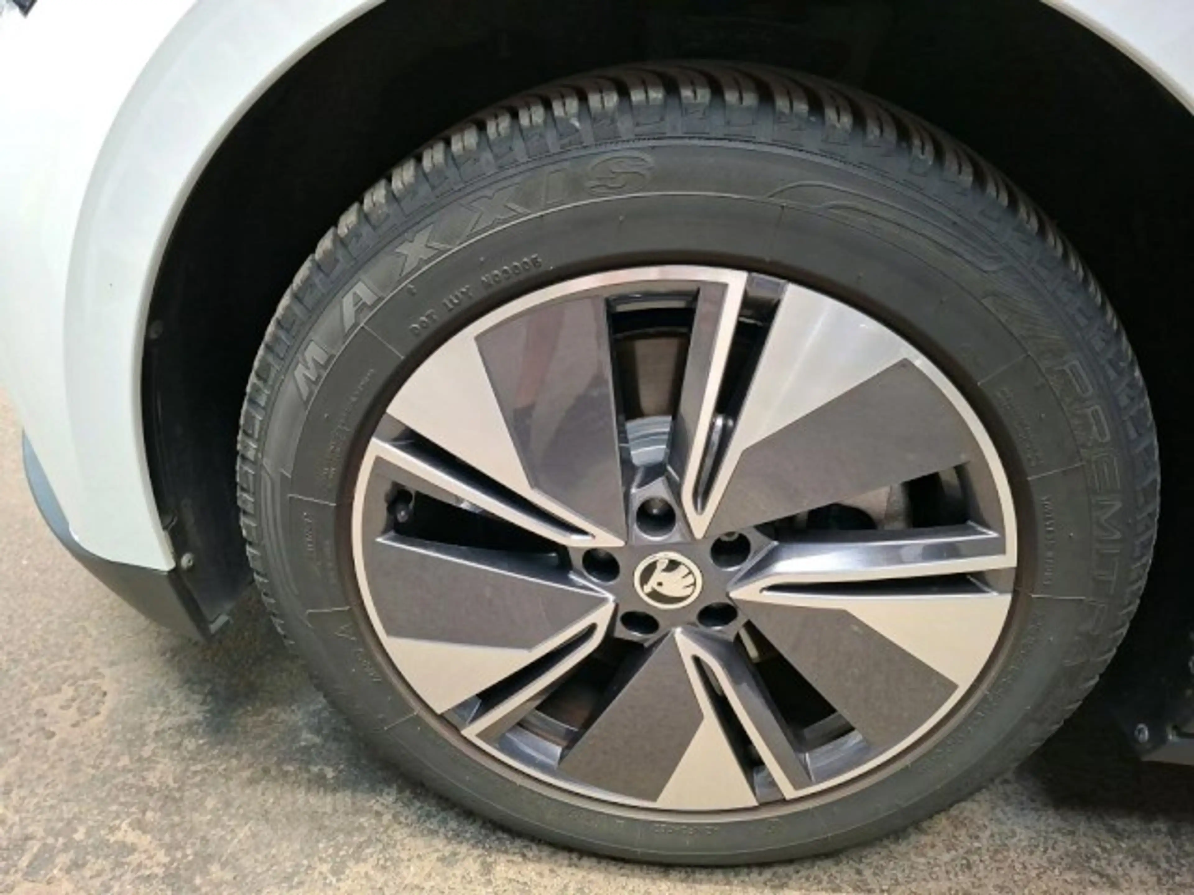 Skoda Enyaq 85x Loft ALLRAD+AHK+TOTW+KESSY+ACC+WÄPU Klima — photo 7