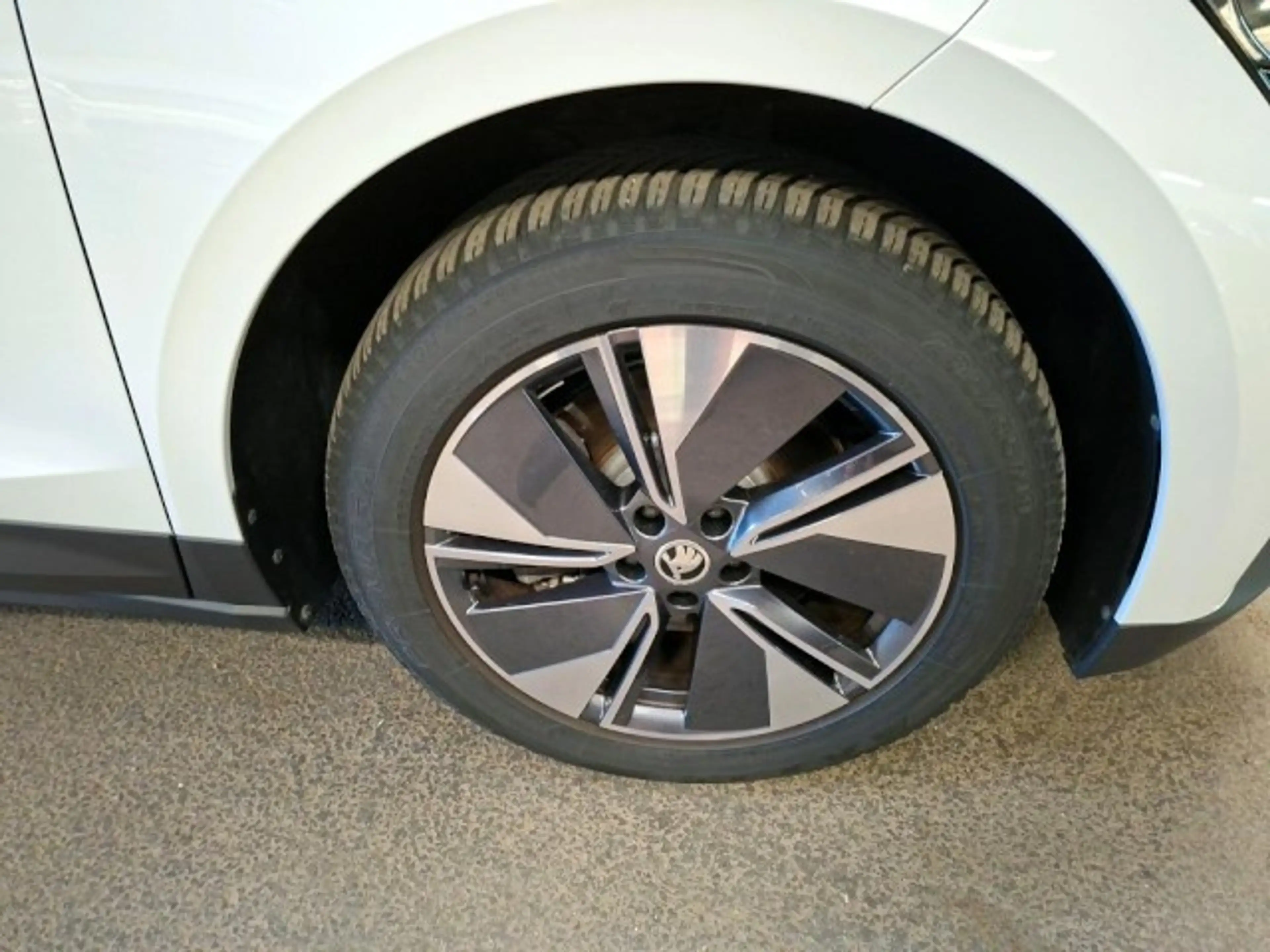 Skoda Enyaq 85x Loft ALLRAD+AHK+TOTW+KESSY+ACC+WÄPU Klima — photo 8