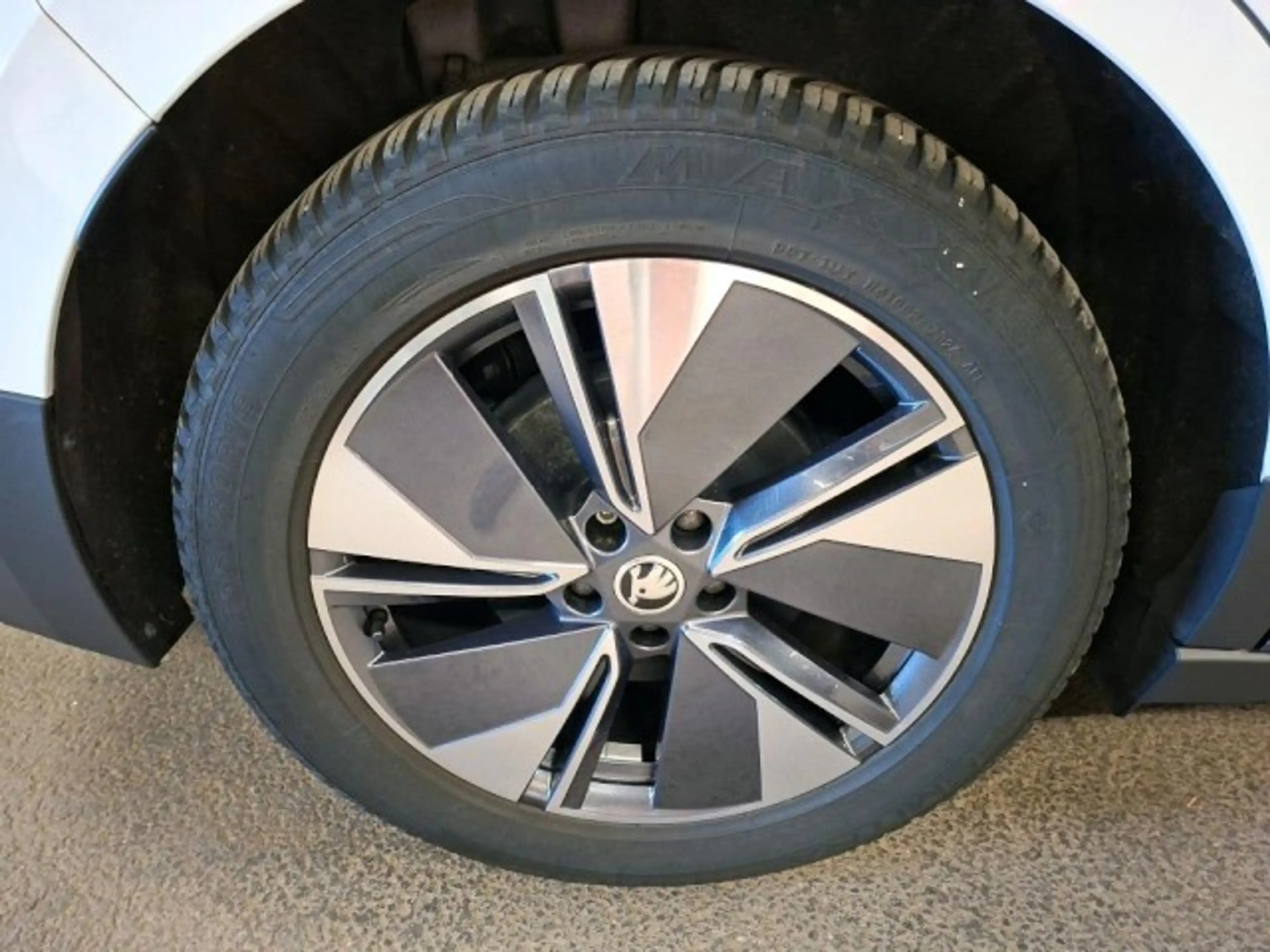 Skoda Enyaq 85x Loft ALLRAD+AHK+TOTW+KESSY+ACC+WÄPU Klima — photo 10