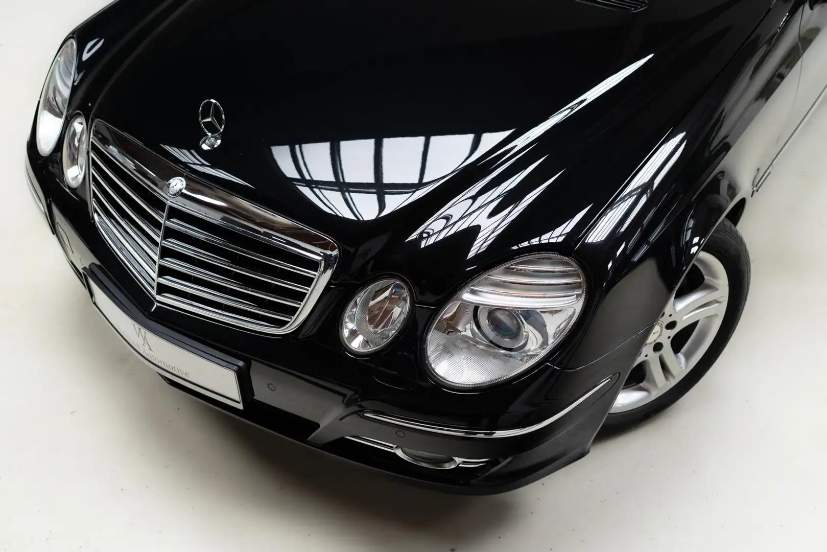 Mercedes-Benz E 200 Kompressor Avantgarde 2.Hand SHZ Comand AHK Schwarz - 2