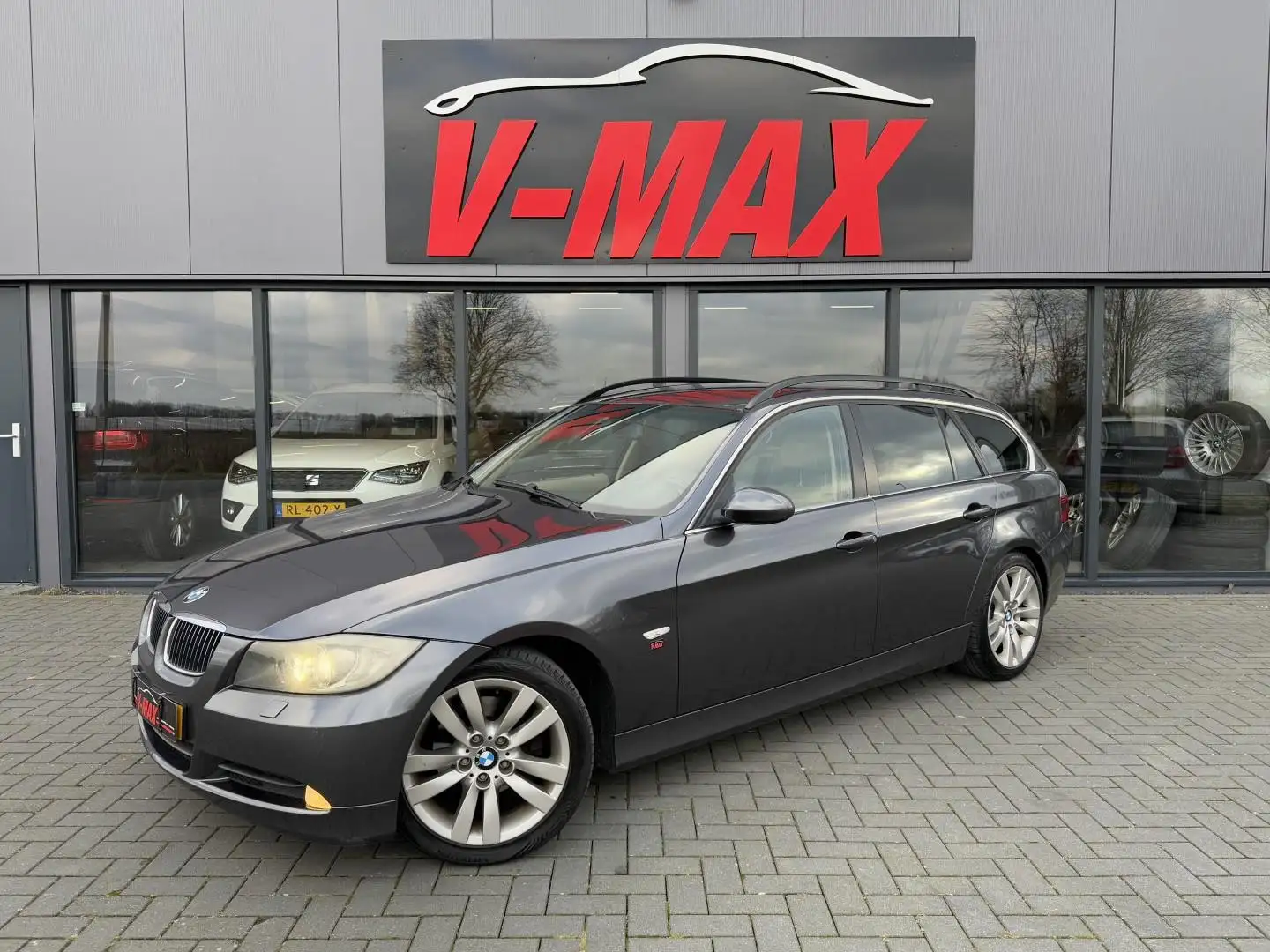 BMW 325 3-serie Touring 325i Touring AUT Executive Leder C Gris - 1