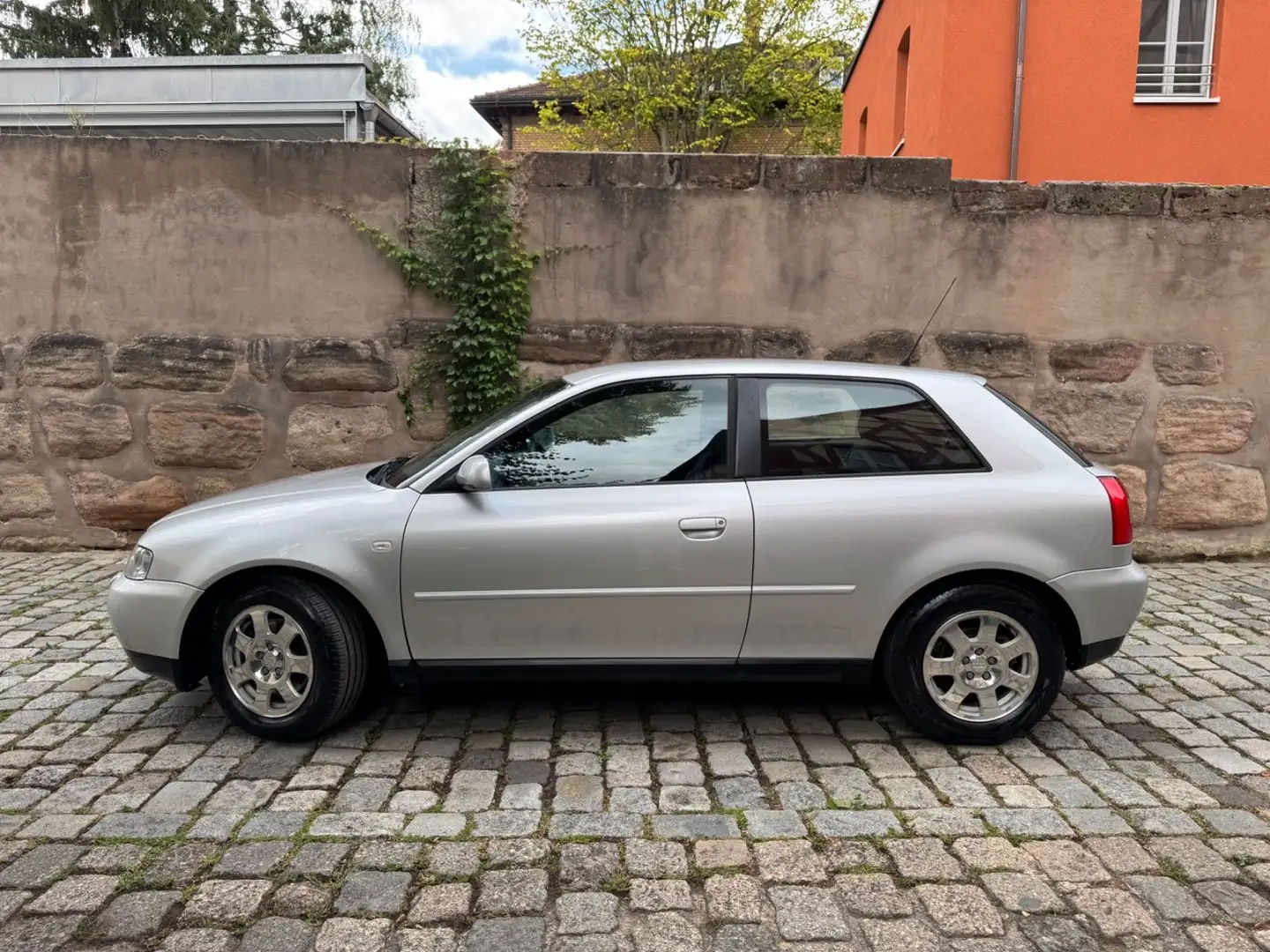 Audi A3 1.9TDI Quattro XENON/KLIMAAUT/1.HAND/AHK Argent - 2