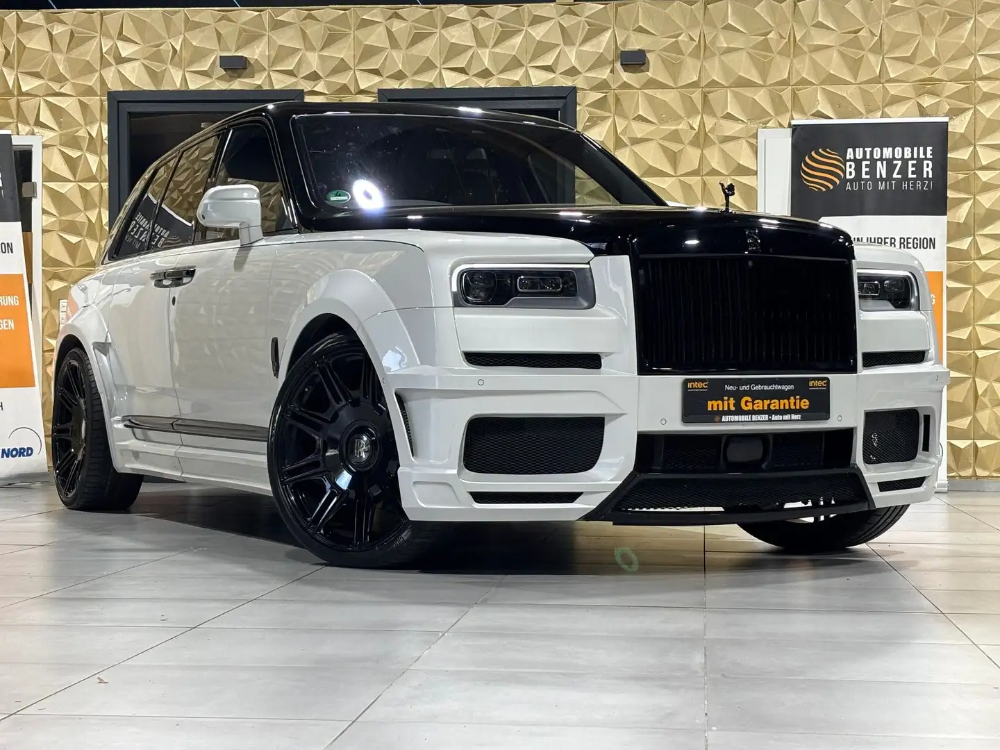 Rolls-Royce Cullinan /NOVITEC/WIDEBODY/24''/FOND-TV/STERNEHIM Weiß - 2