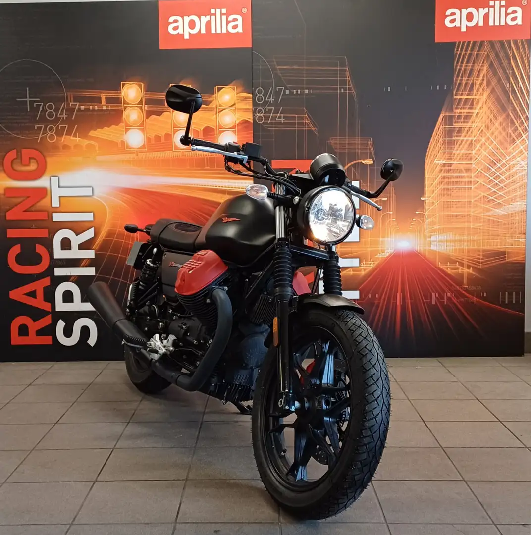 Moto Guzzi V 7 Noir - 1