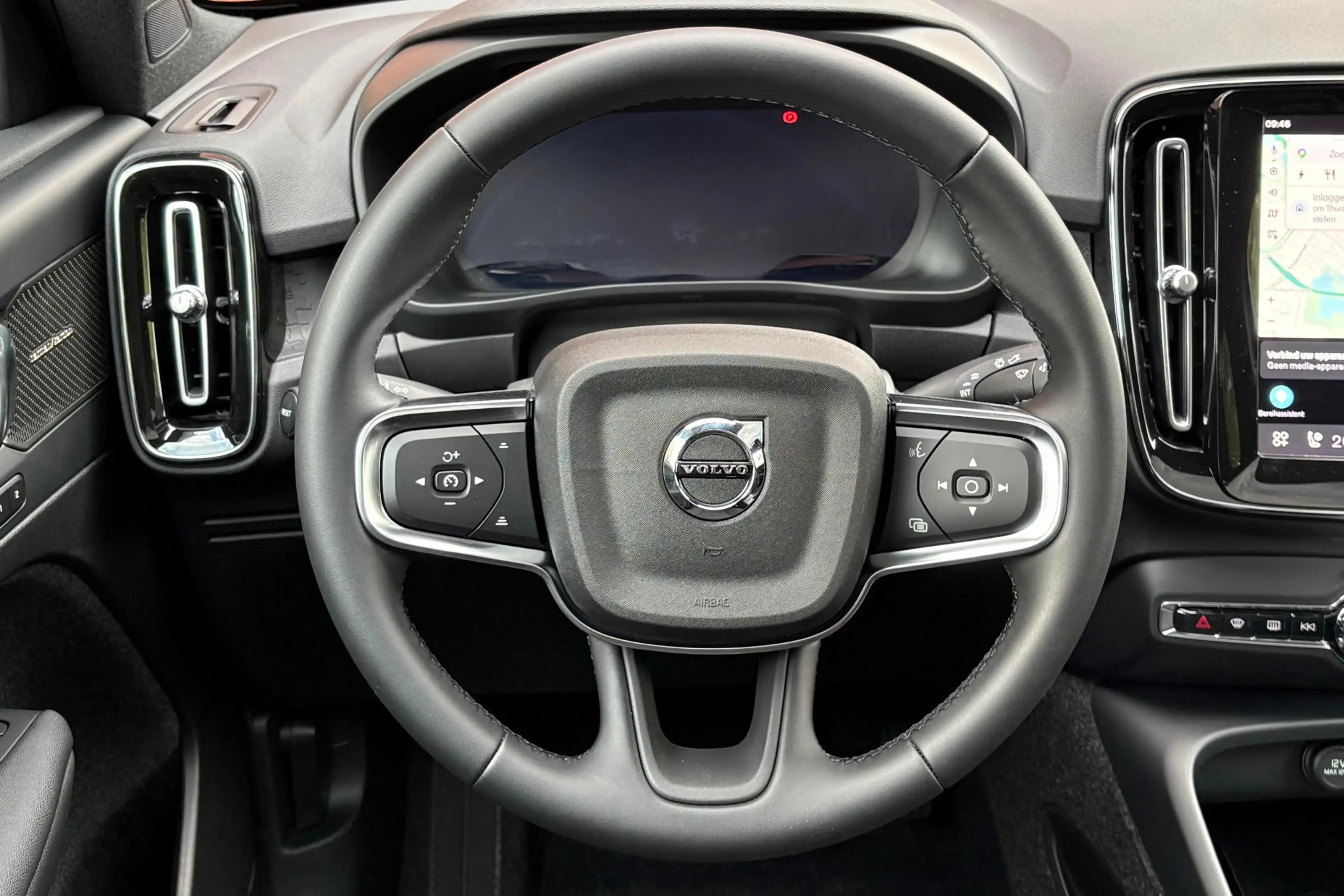 Volvo EC40 Extended Range Plus Black Edition Europa | 360 Gra — photo 5