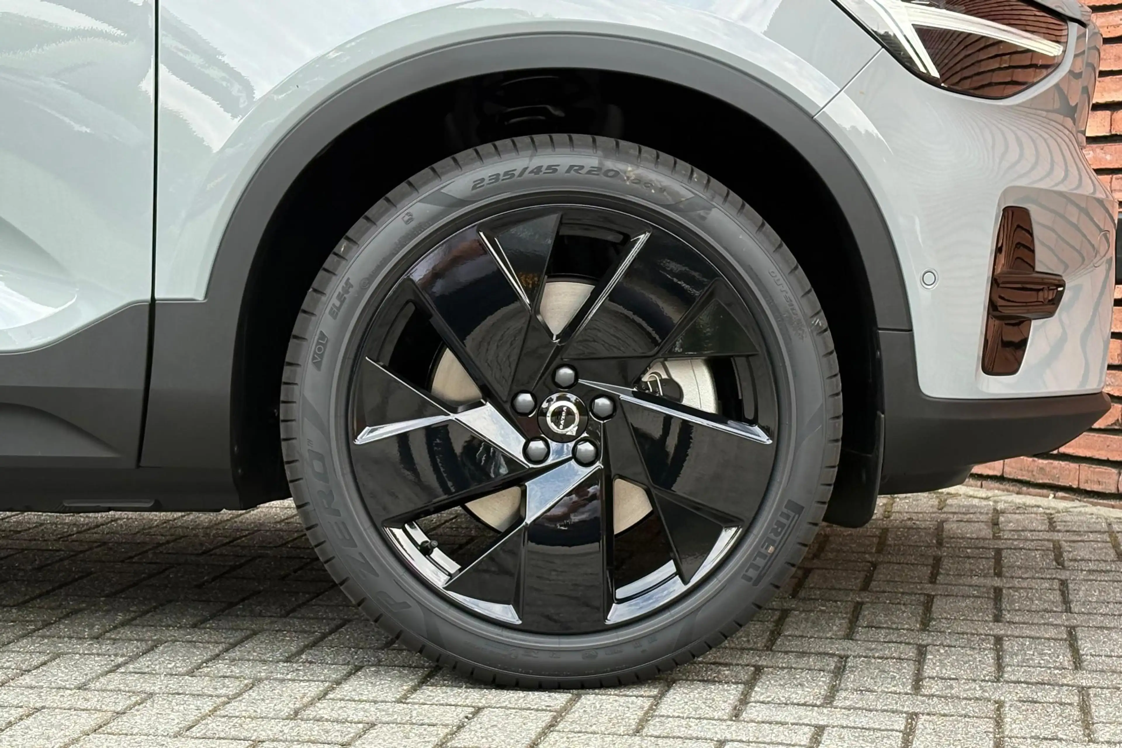 Volvo EC40 Extended Range Plus Black Edition Europa | 360 Gra — photo 8