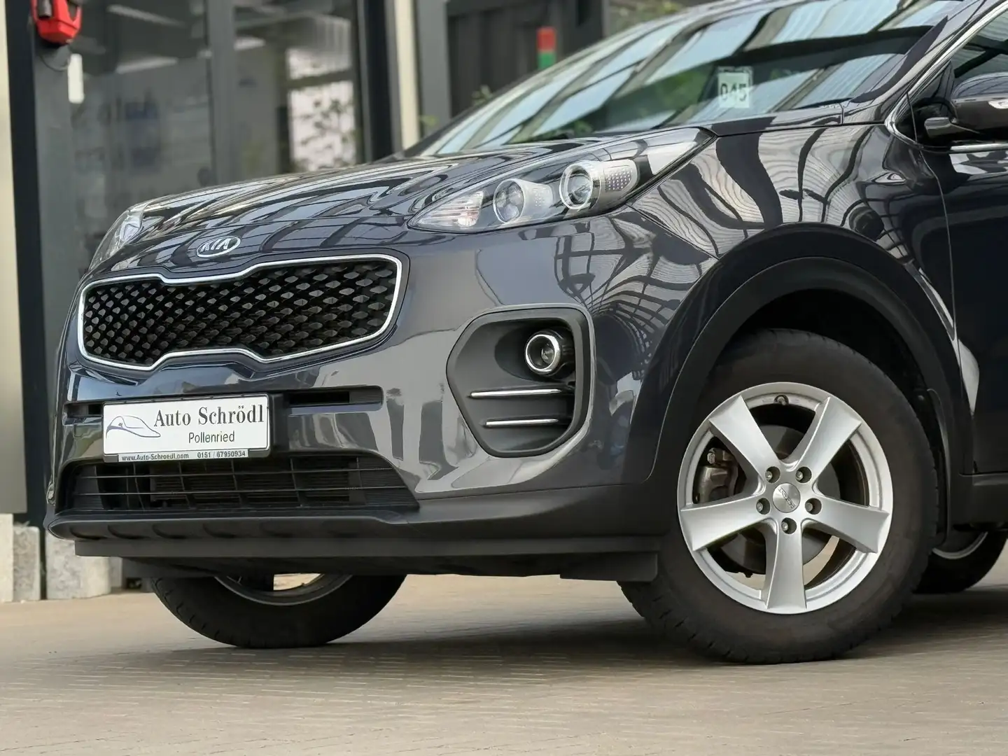 Kia Sportage 1.6 GDI, Kamera, Navi, Lenkradheiz, 8-fach bereift Серый - 2