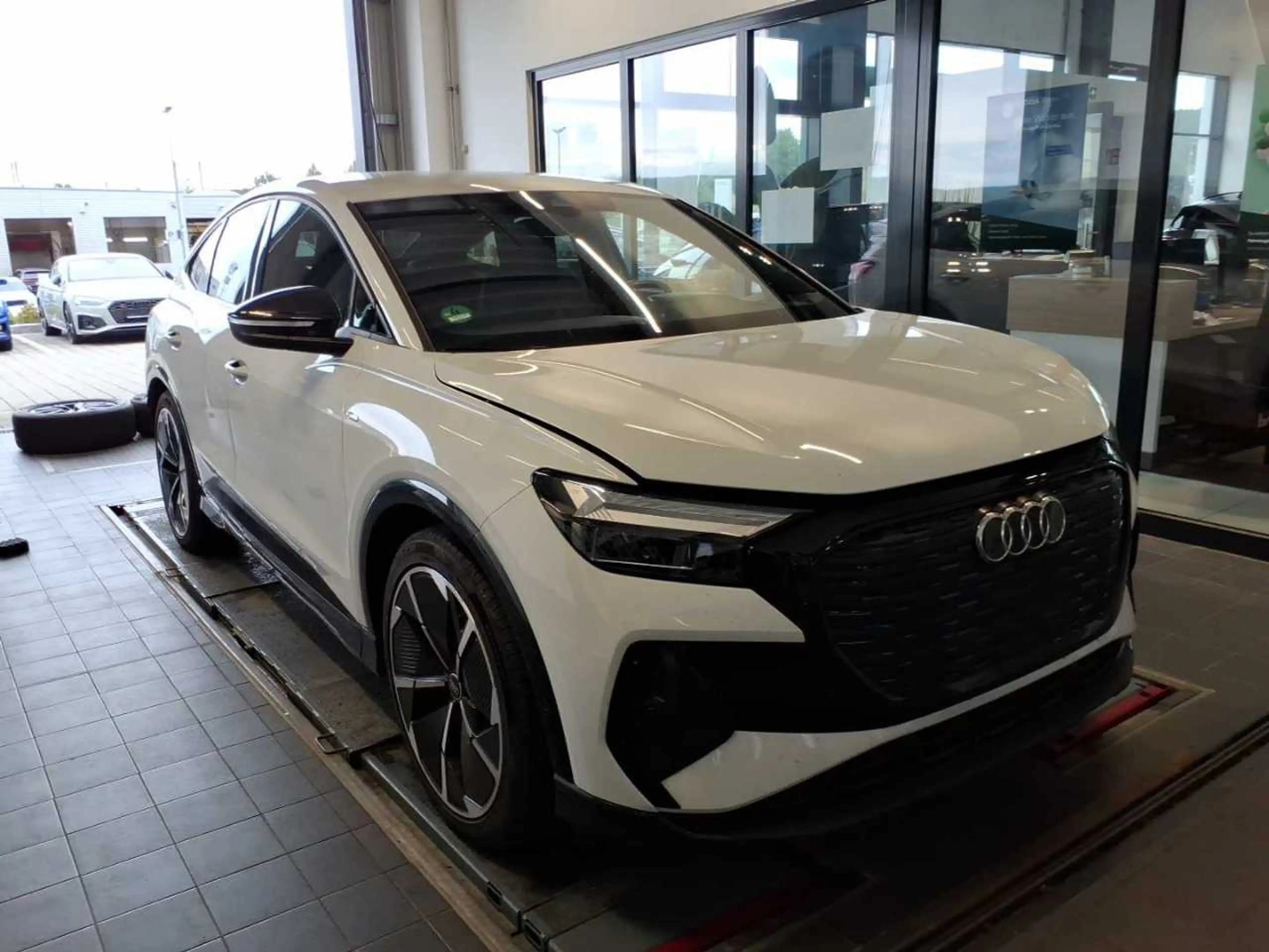 Audi Q4 e-tron Sportback 50 Q 2x S-Line ACC Naviplus Black LM21 K — photo 3