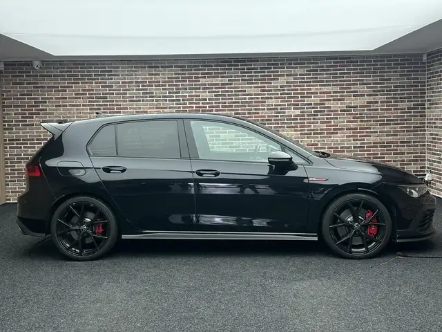 Volkswagen Golf view 4