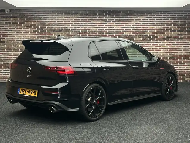 Volkswagen Golf view 2