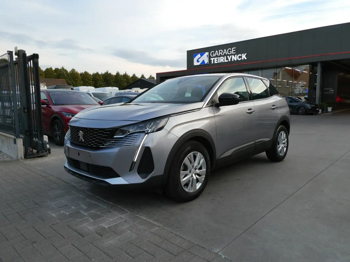 Peugeot 3008 1.2 i benzine 130pk Business Camera (34495) Gris - 2