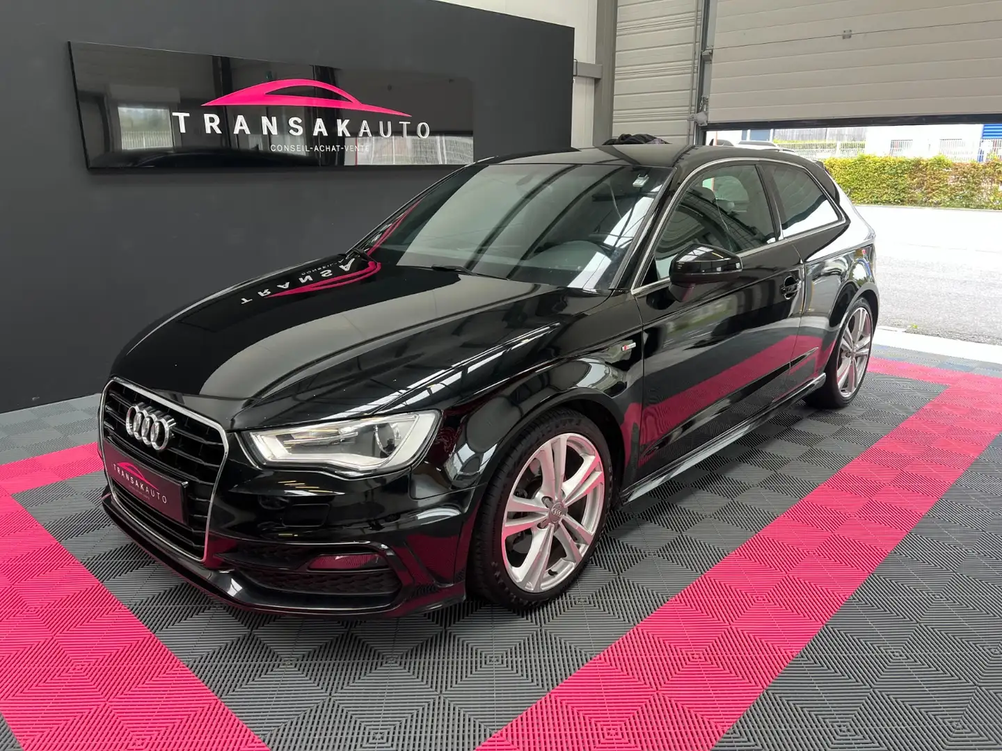 Audi A3 S Line S tronic 7 Noir - 1
