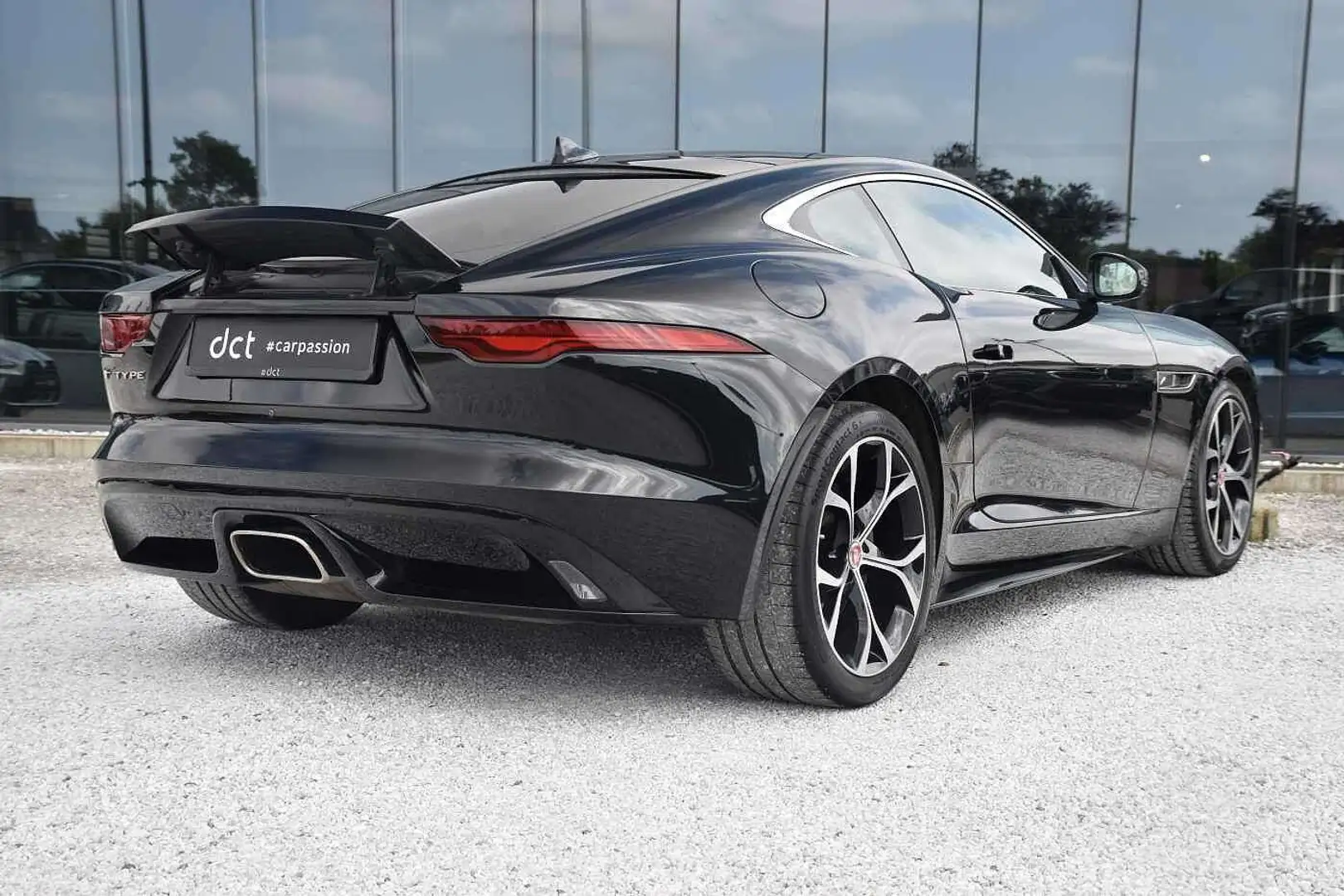 Jaguar F-Type 2.0 i4 P300 R-Dynamic Schwarz - 2