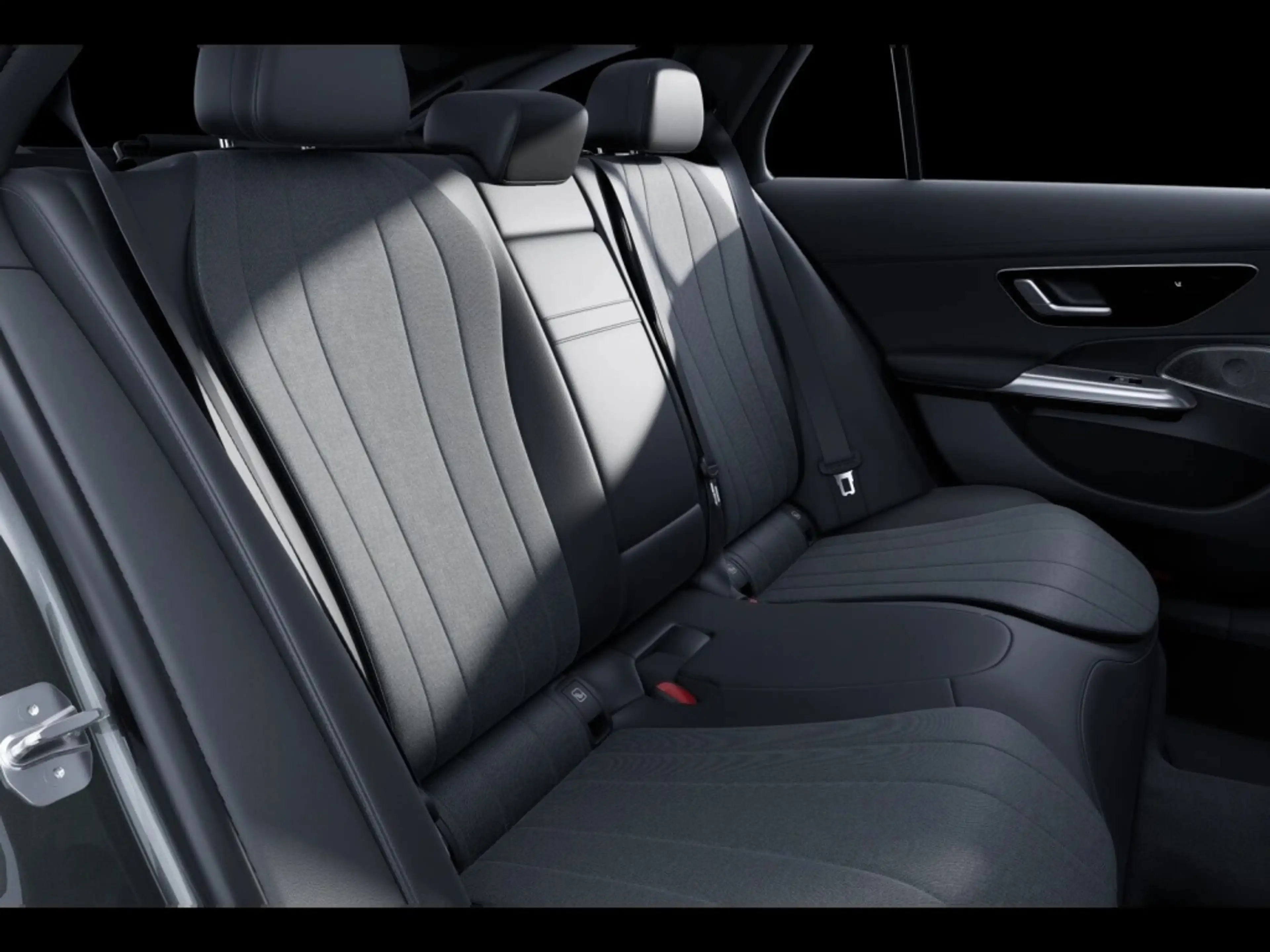 Mercedes-Benz E 220 d T AVANTGARDE BURMESTER 4D AHK 360KAM — photo 12