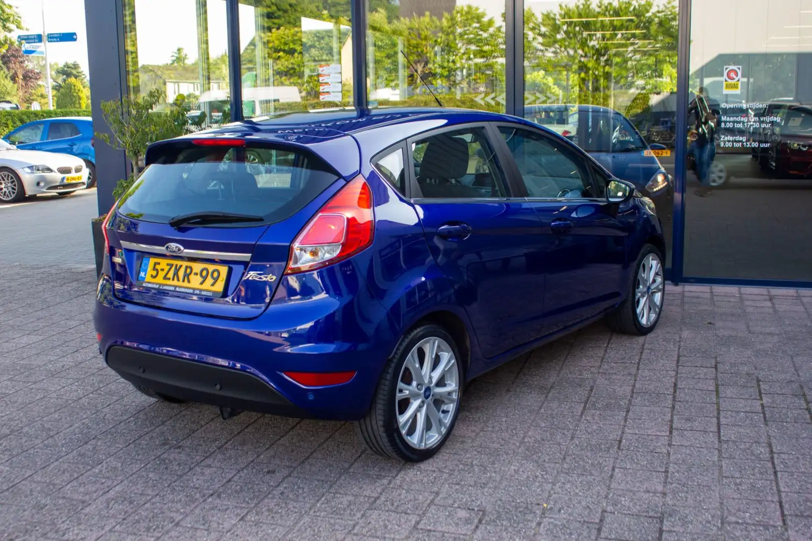 Ford Fiesta 1.0 EcoBoost Titanium |Prijs rijklaar incl 12 mnd Blauw - 2