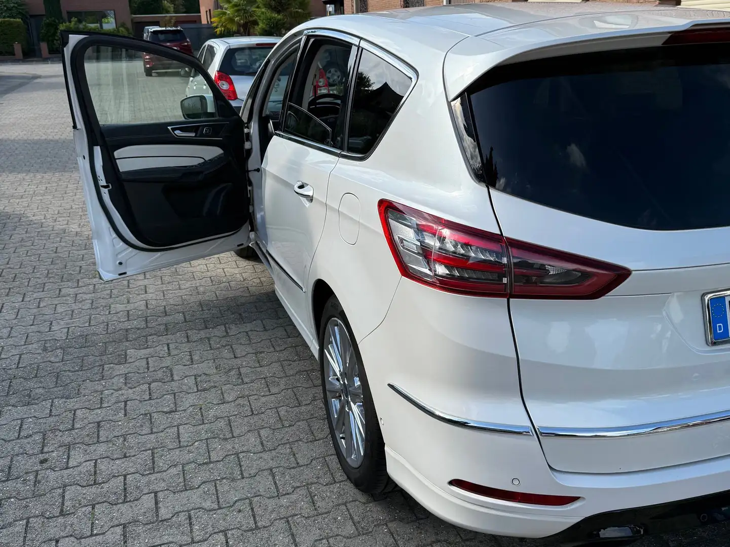 Ford S-Max S-Max 2.0 Eco Boost Aut. Start-Stopp Vignale Weiß - 2