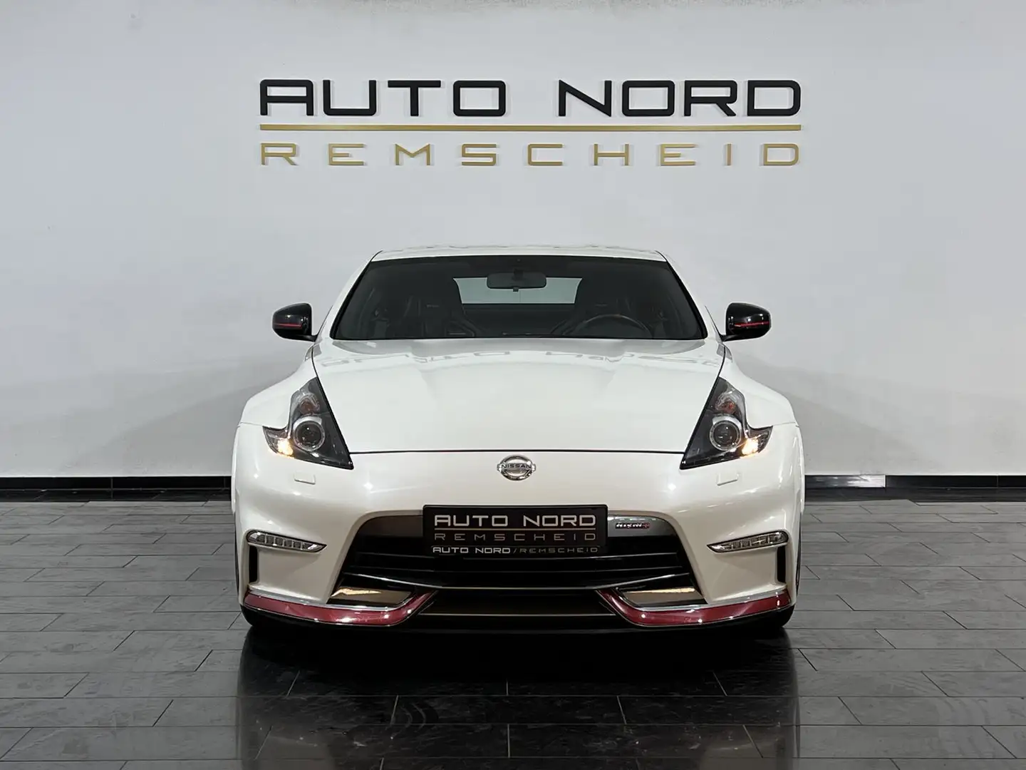 Nissan 370Z Nismo *Schale*Kamera*Bose*Invidia*2.Hand* Weiß - 2