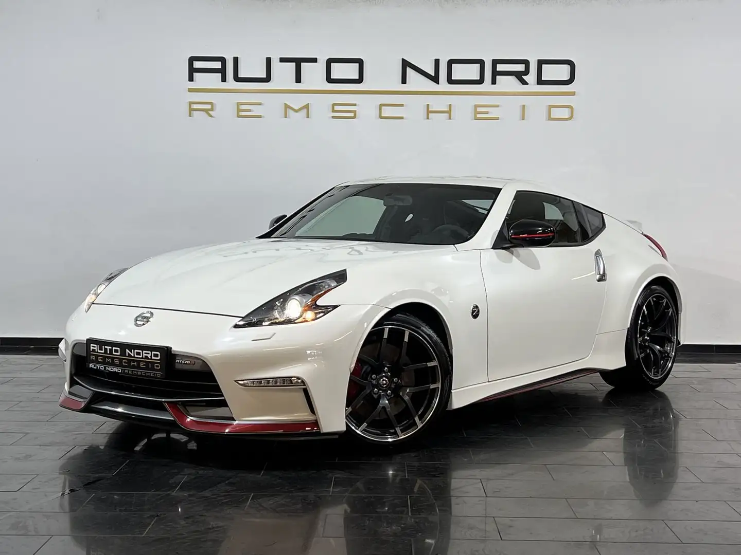 Nissan 370Z Nismo *Schale*Kamera*Bose*Invidia*2.Hand* Weiß - 1