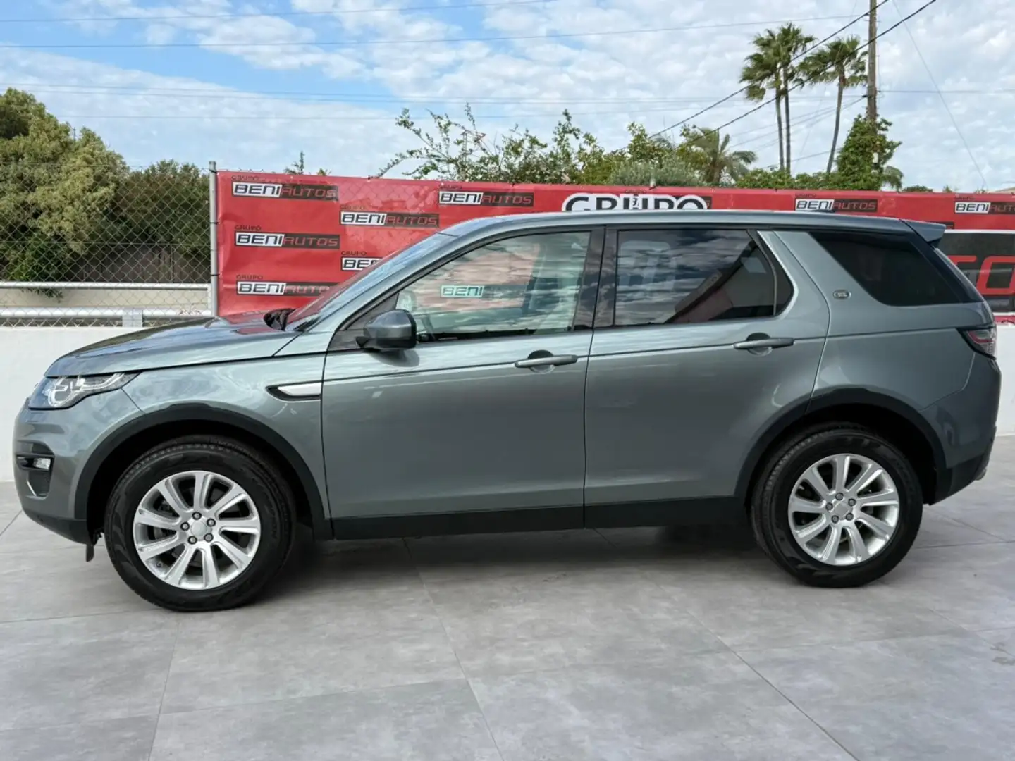 Land Rover Discovery Sport 2.0TD4 HSE 7pl. 4x4 Aut. 150 Verde - 2