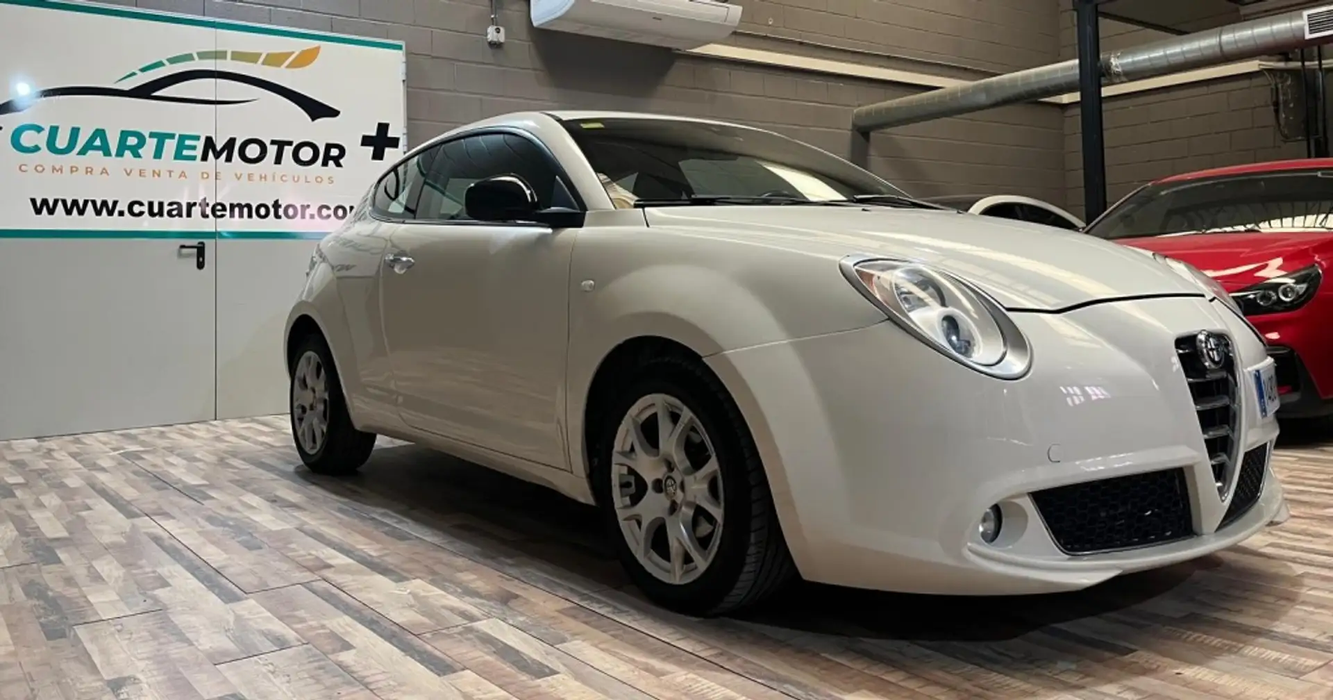 Alfa Romeo MiTo 1.4 Multi-Air S&S Distinctive 105 Beige - 1