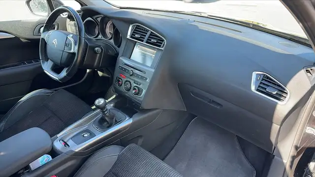 Citroen C4 view 10