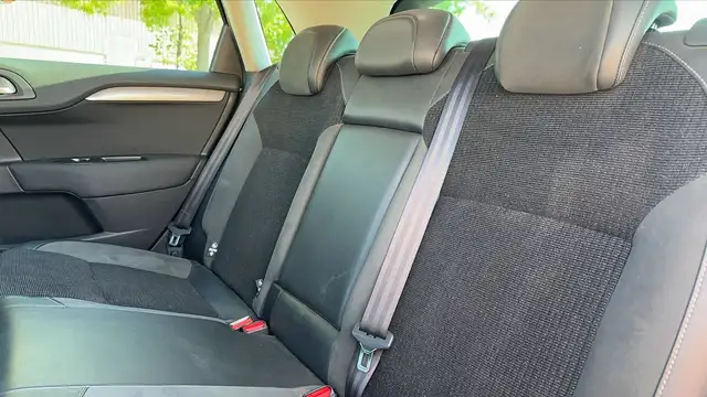 Citroen C4 view 9